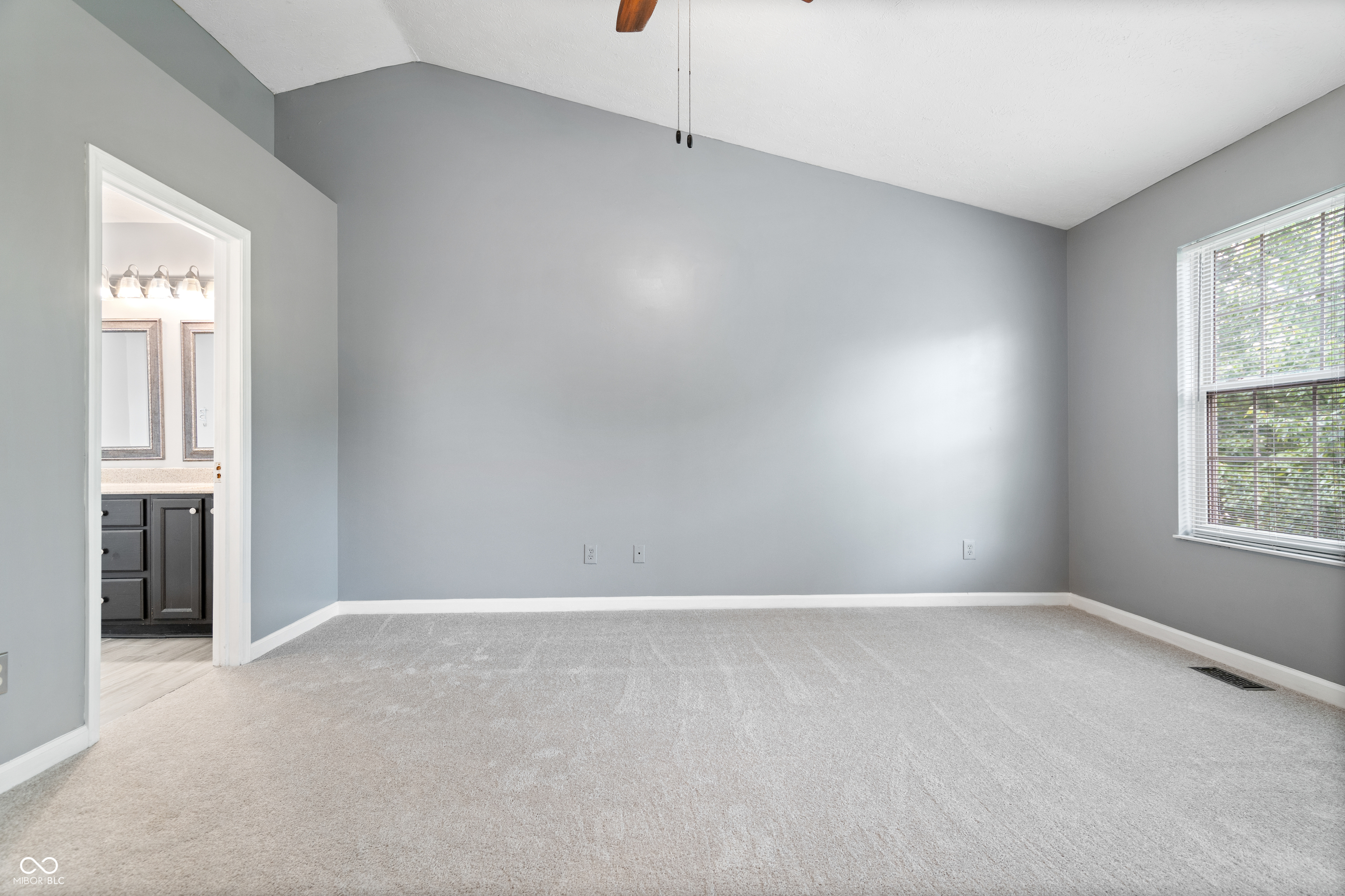 8702 Buffett Parkway