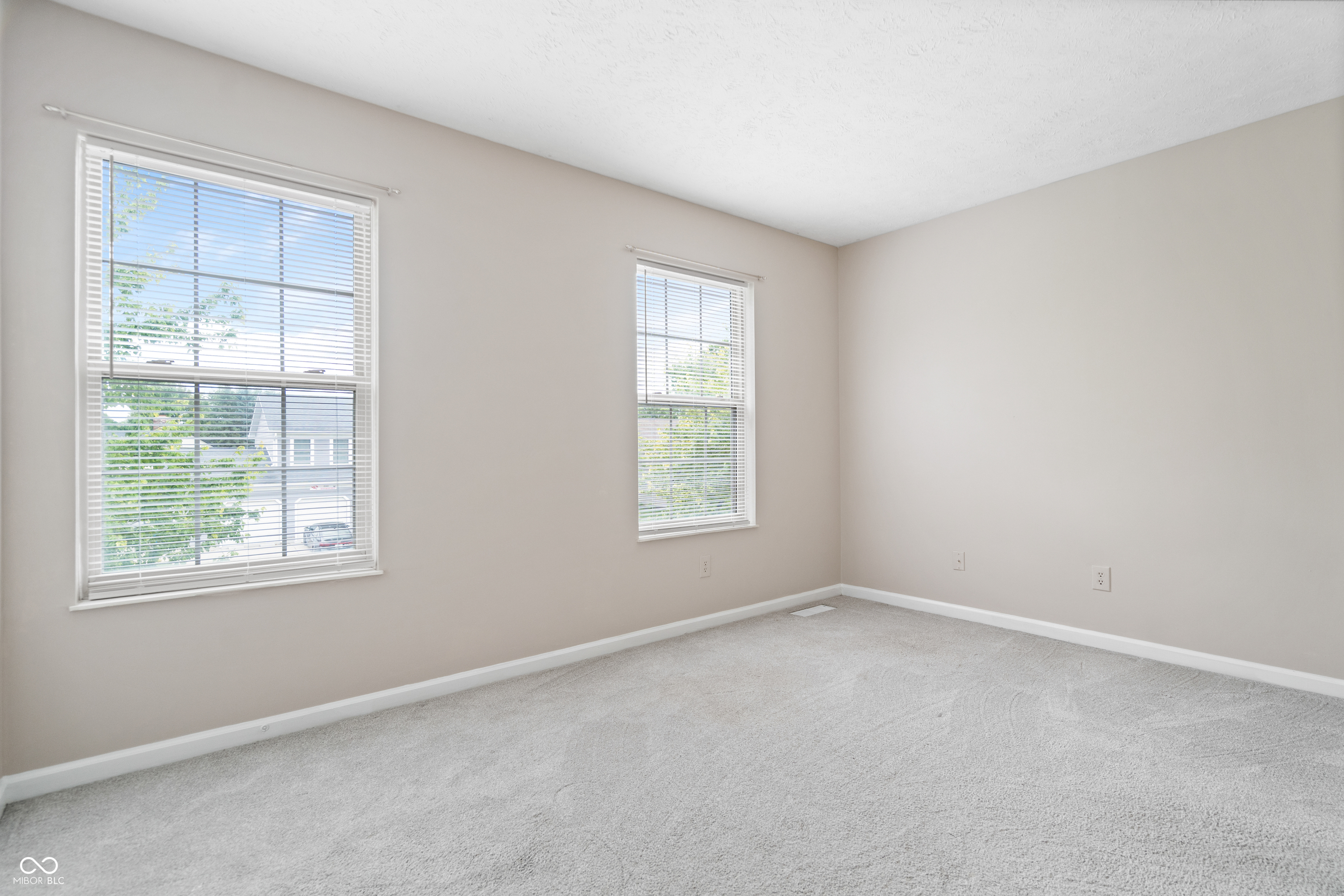 8702 Buffett Parkway