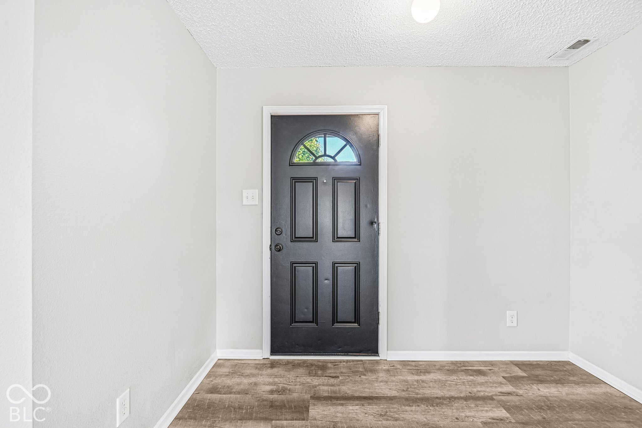 9533 W Lantern Lane