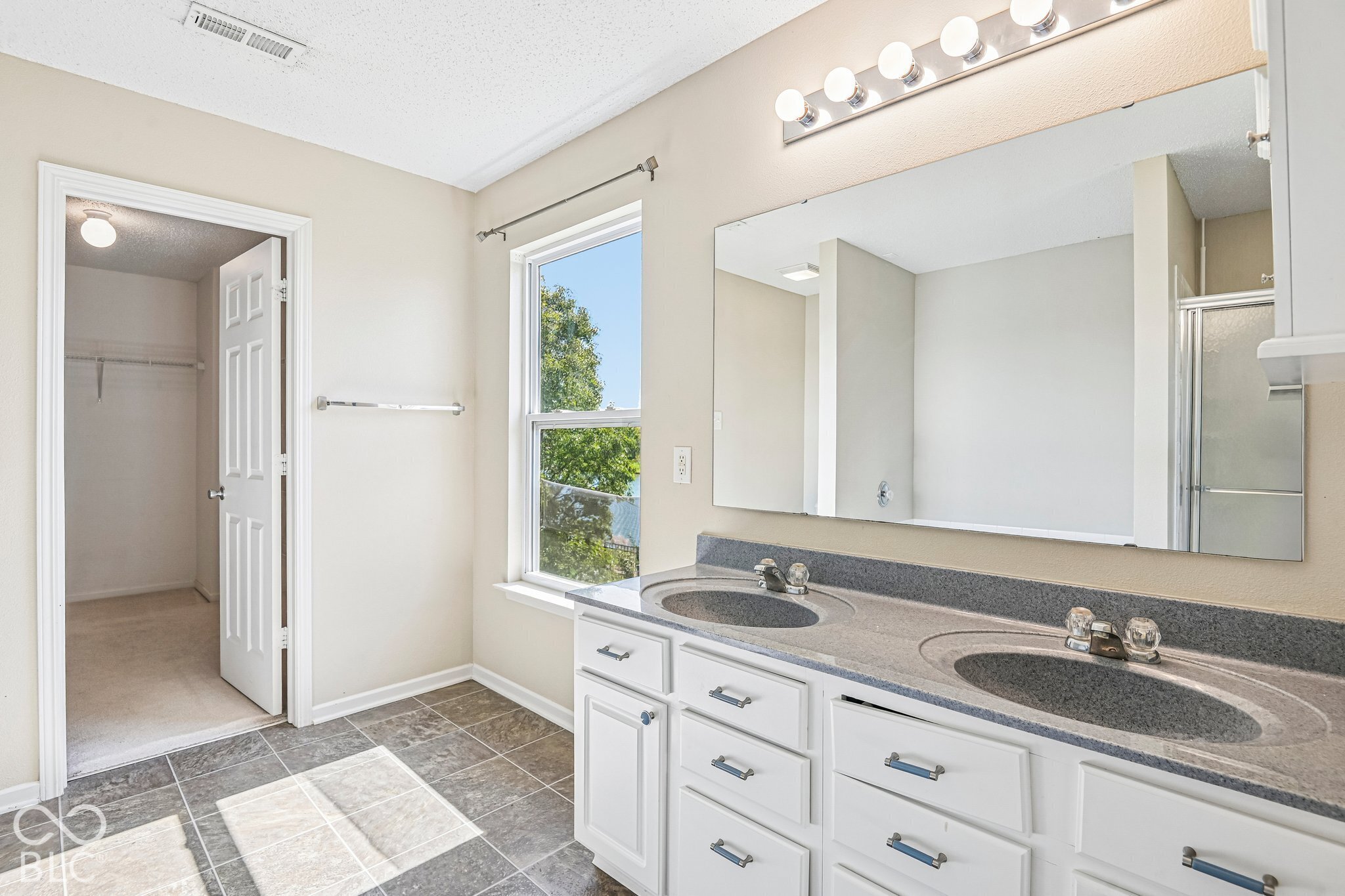 9533 W Lantern Lane