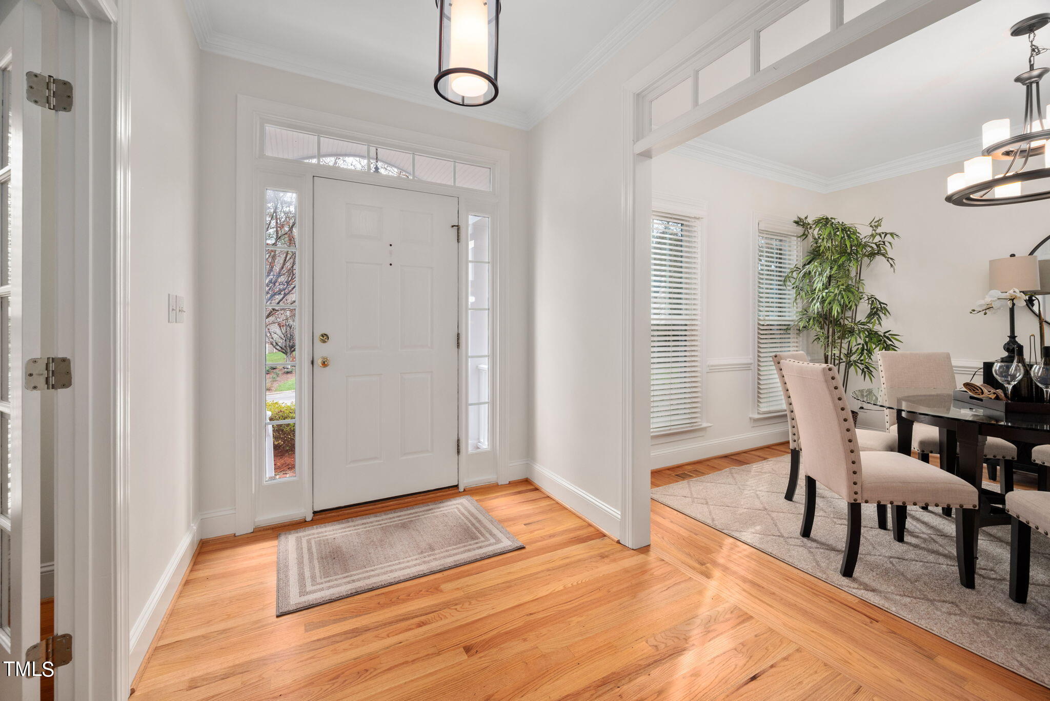 102 Robbins Reef Way