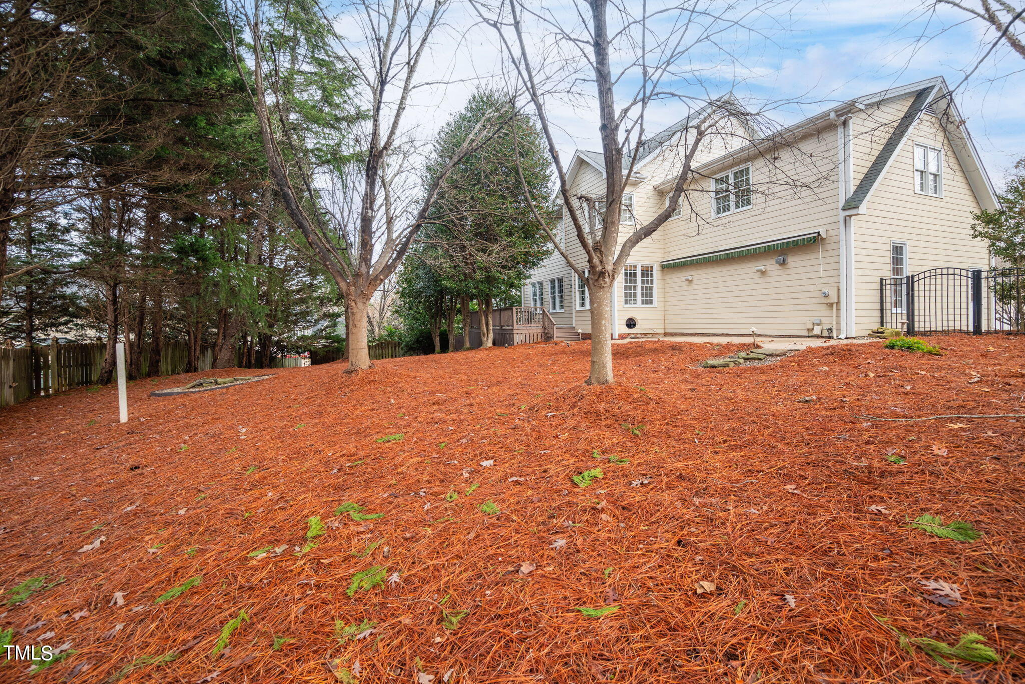 102 Robbins Reef Way