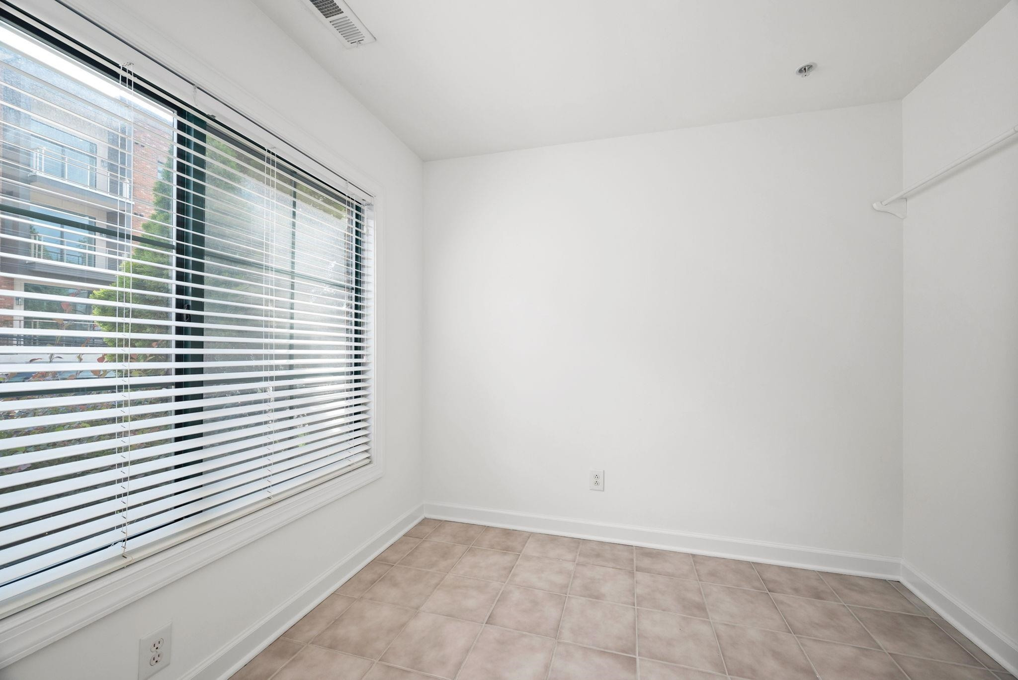 2440 Campus Shore Drive Unit: 102
