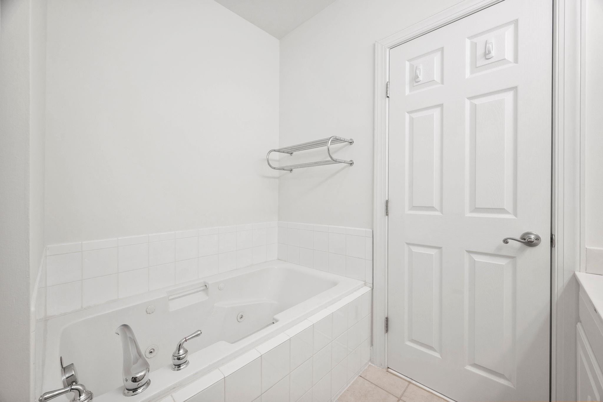 2440 Campus Shore Drive Unit: 102