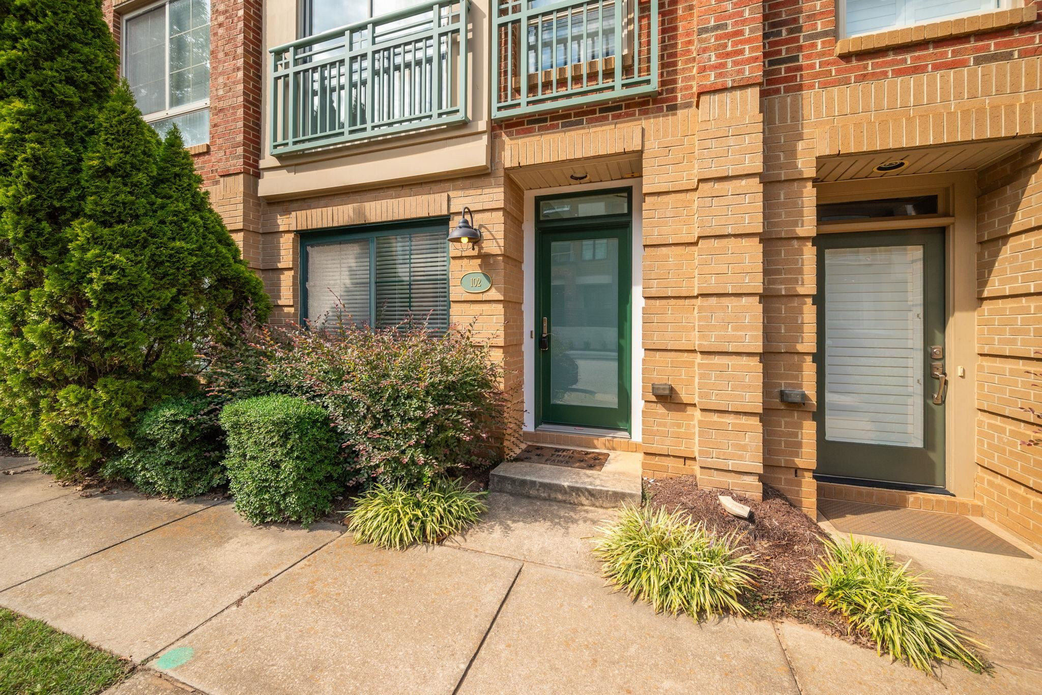 2440 Campus Shore Drive Unit: 102
