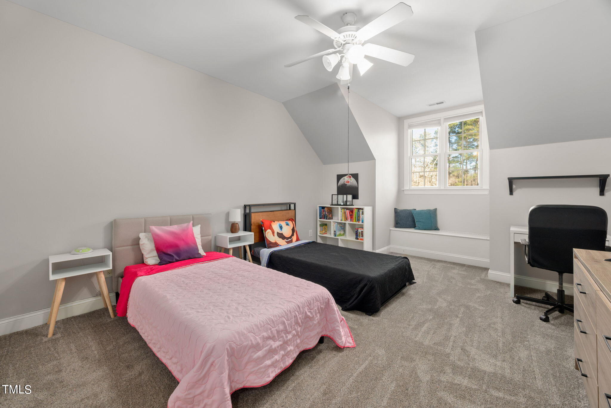 1028 Rolling Knoll Road