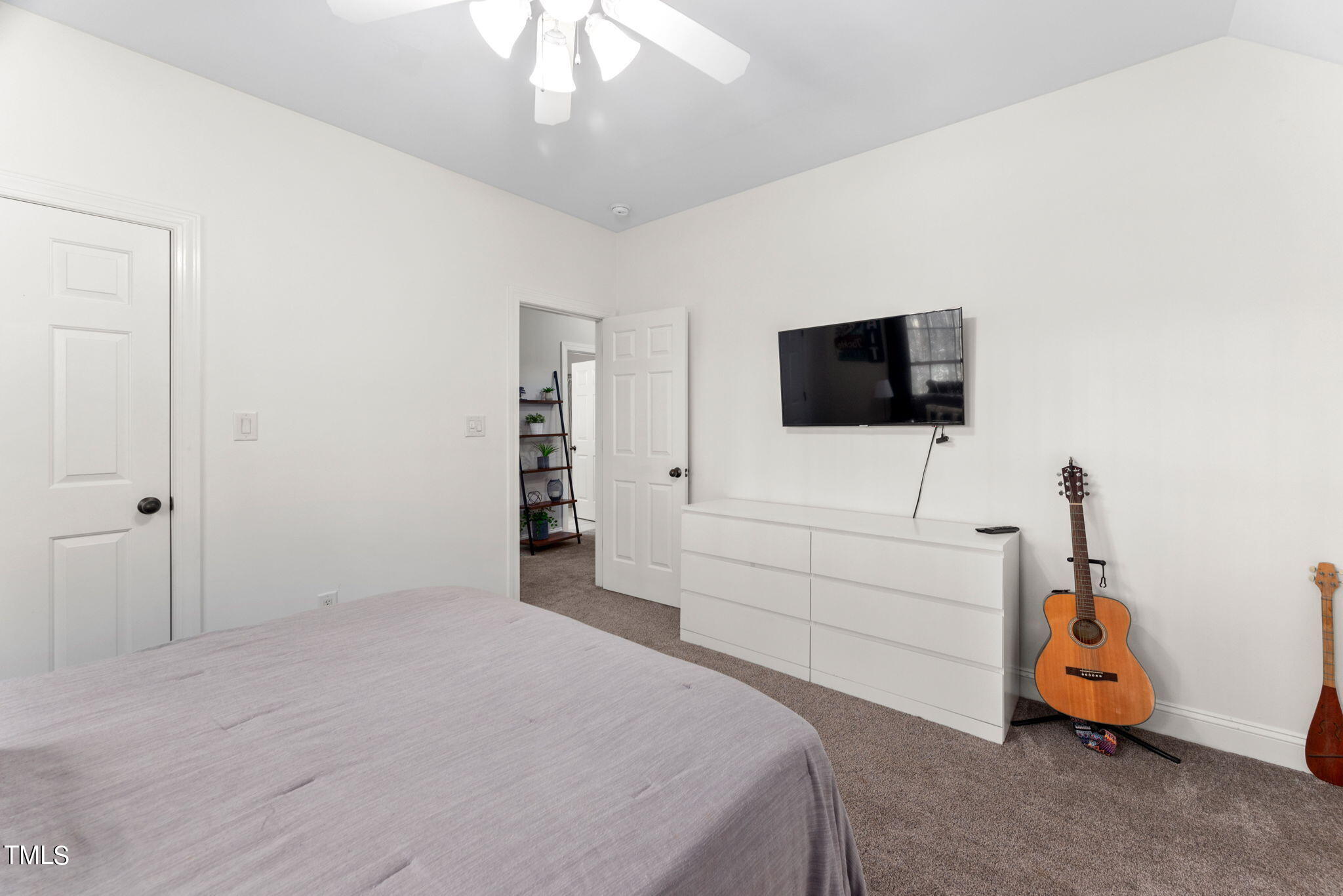 1028 Rolling Knoll Road