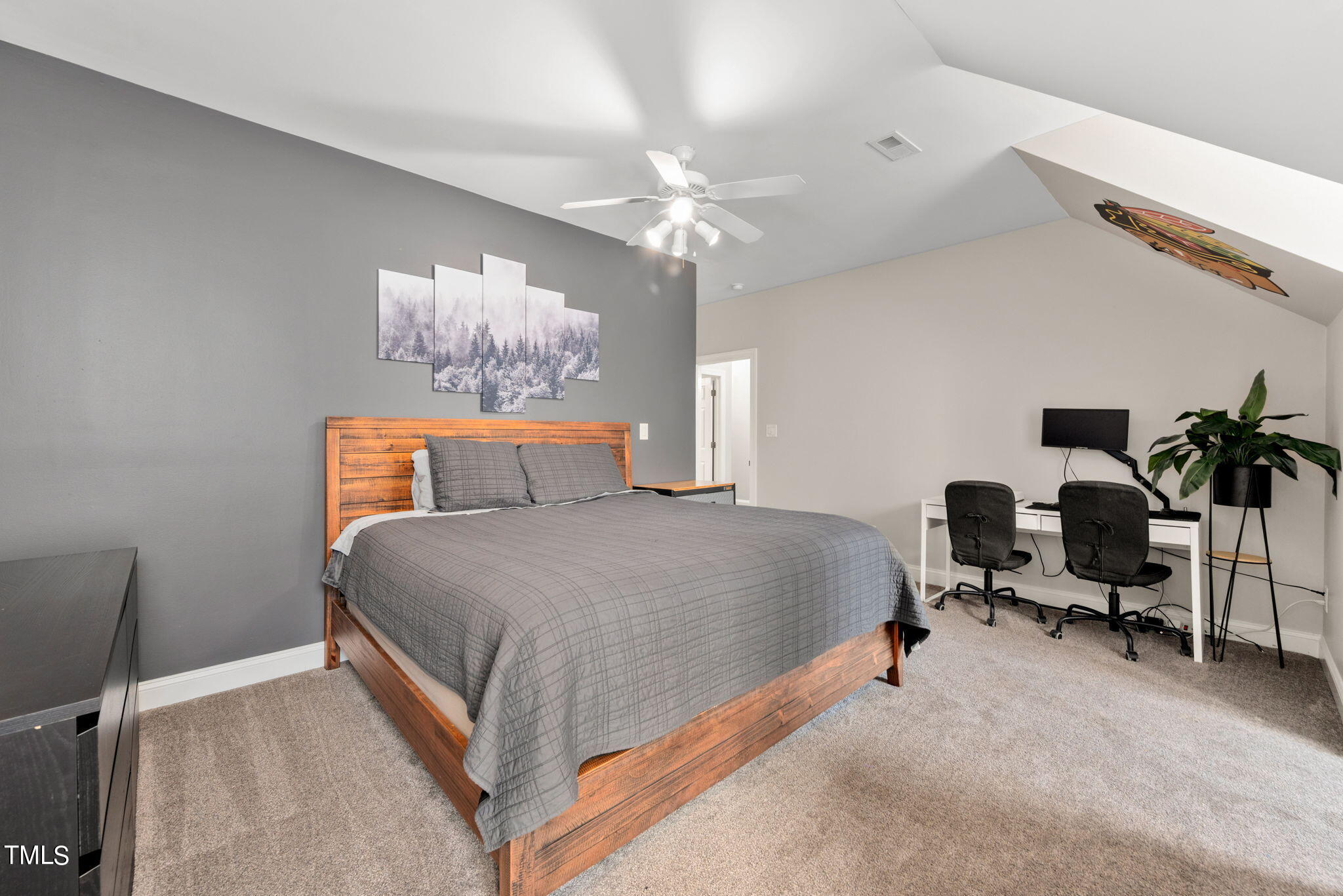 1028 Rolling Knoll Road