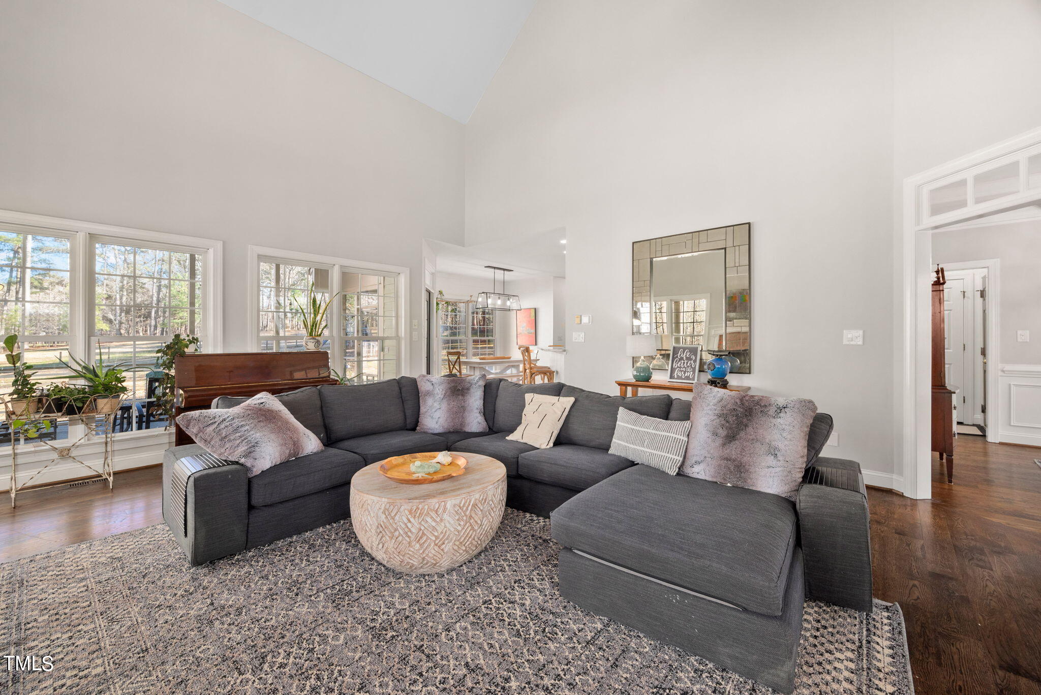 1028 Rolling Knoll Road