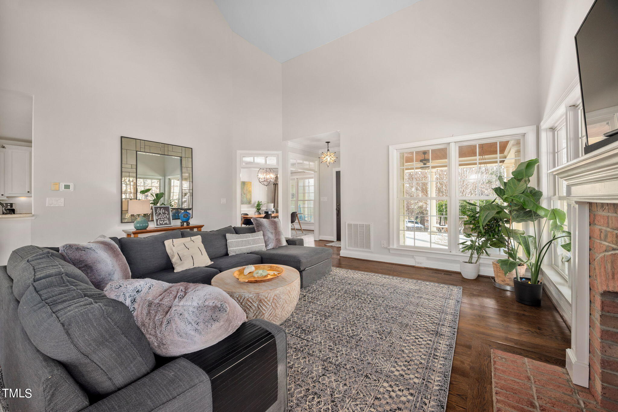 1028 Rolling Knoll Road