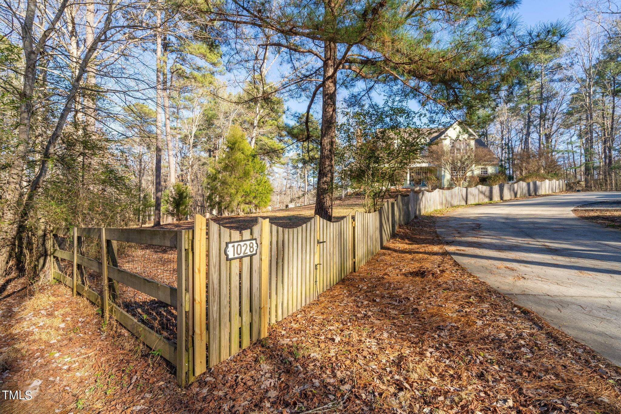 1028 Rolling Knoll Road