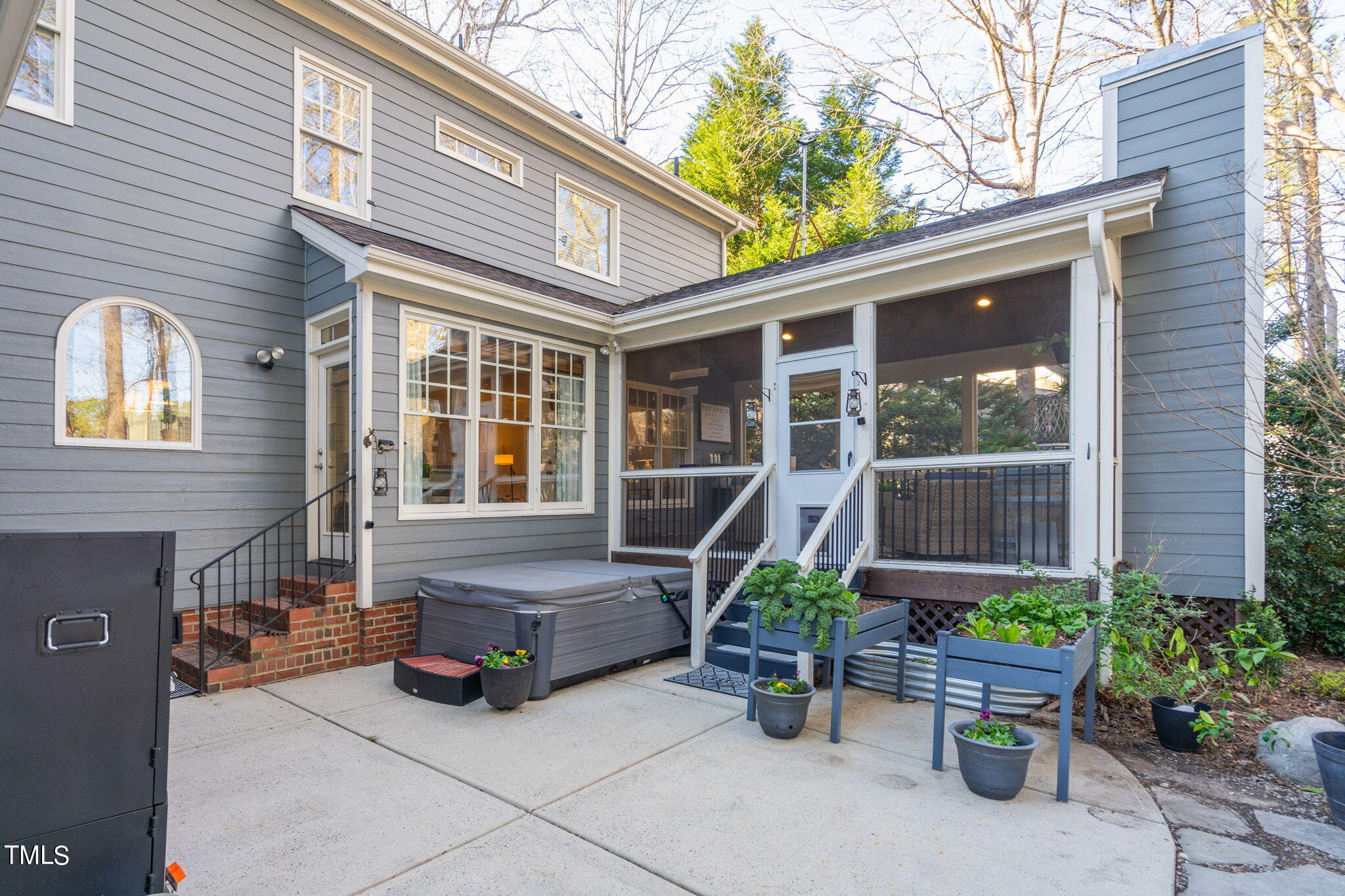 400 Lyndenbury Drive