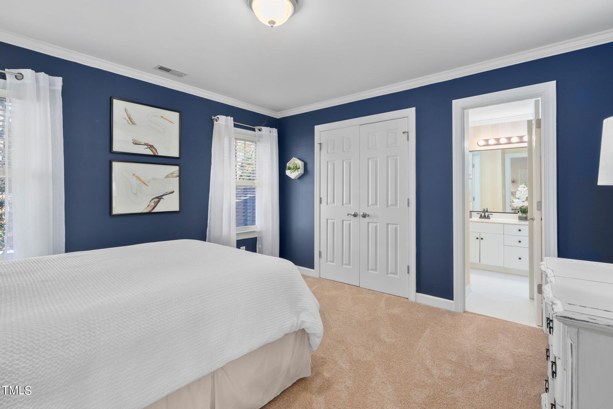 400 Lyndenbury Drive