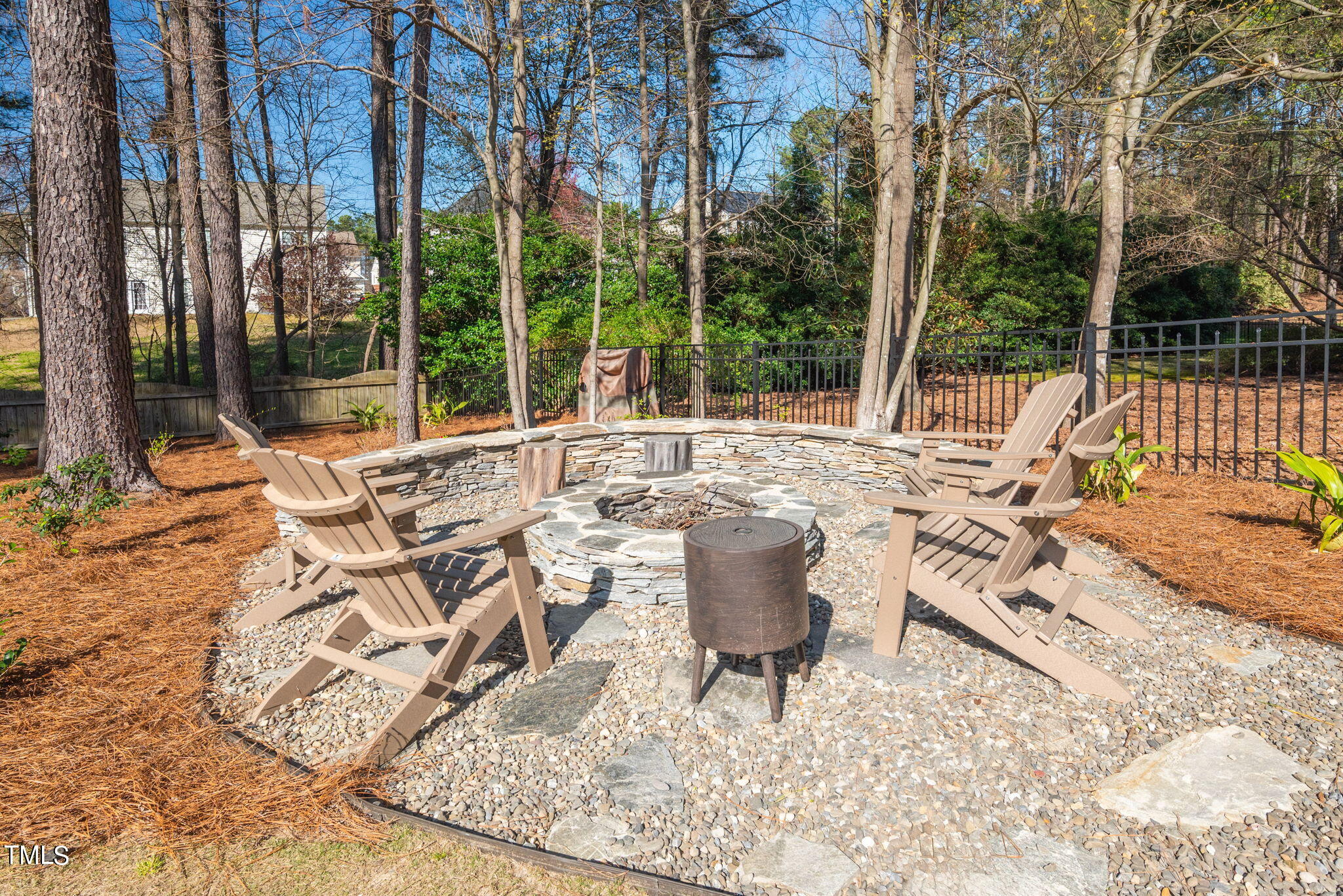 108 Caviston Way