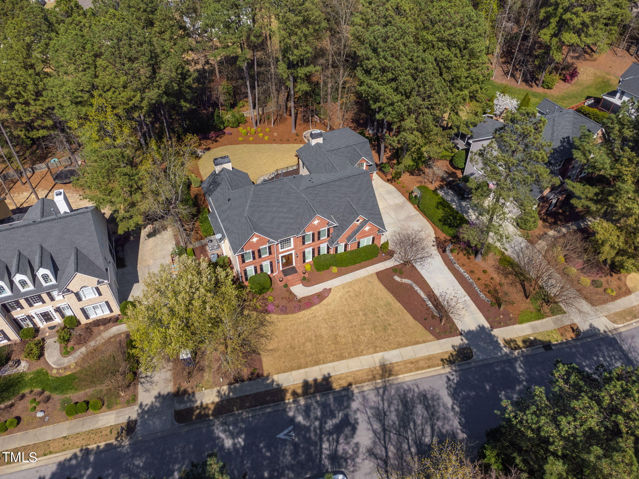 108 Caviston Way