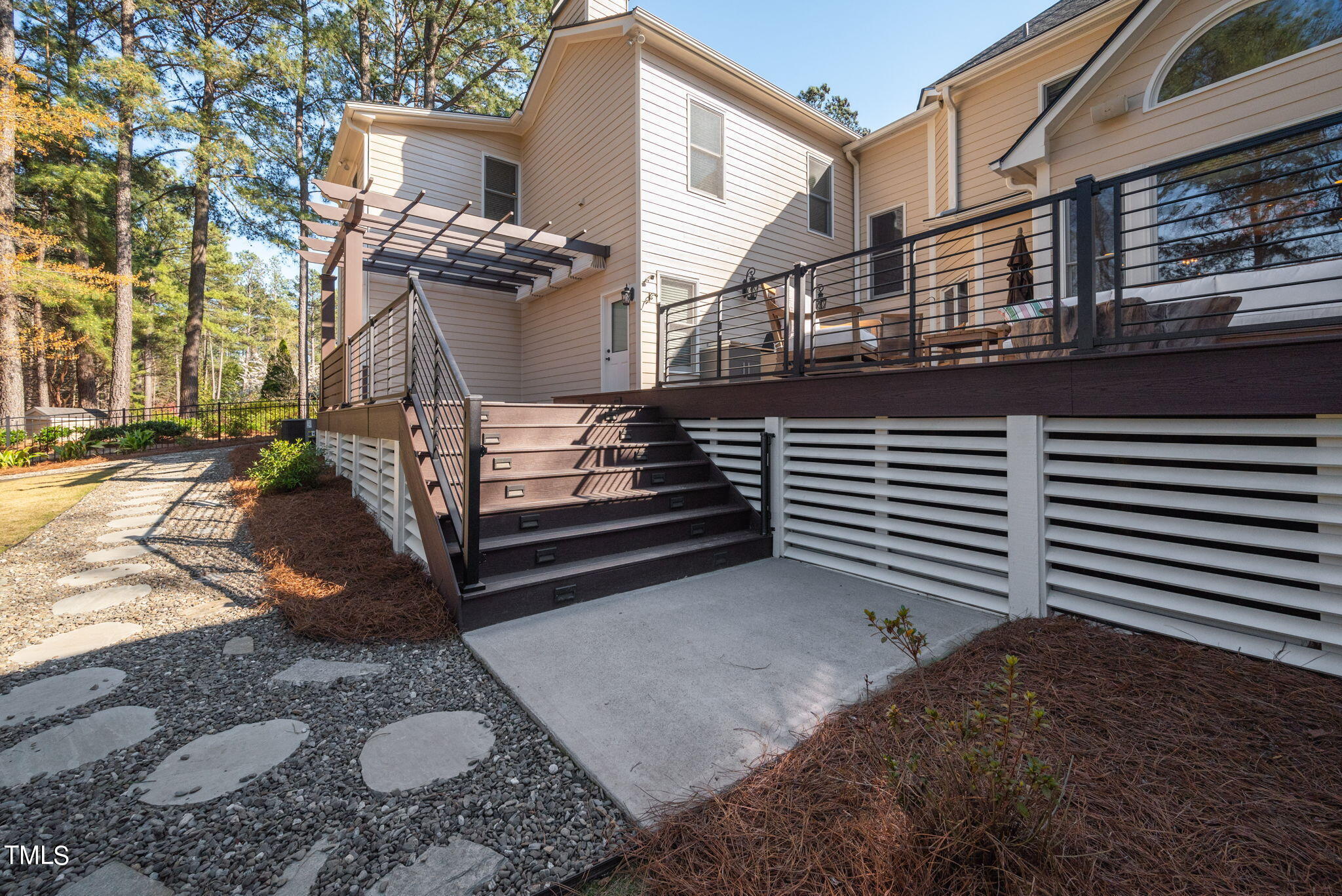 108 Caviston Way