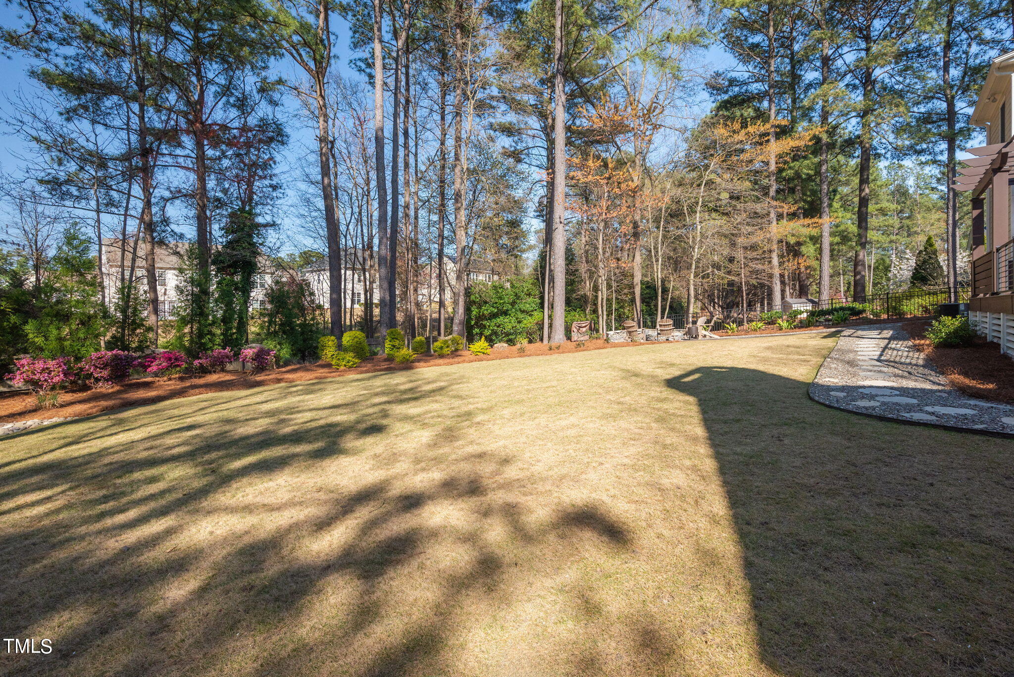 108 Caviston Way