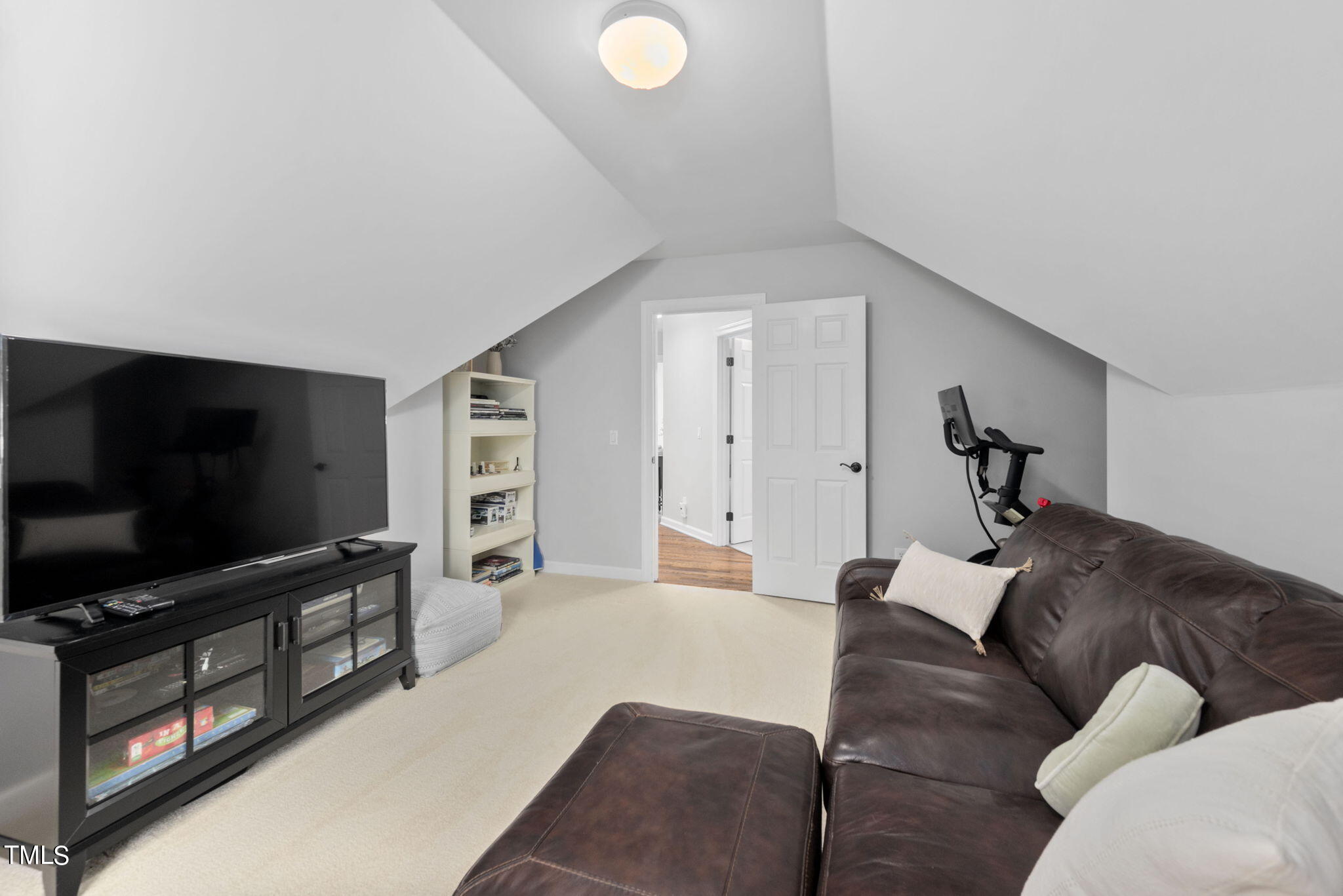 264 Hogans Valley Way