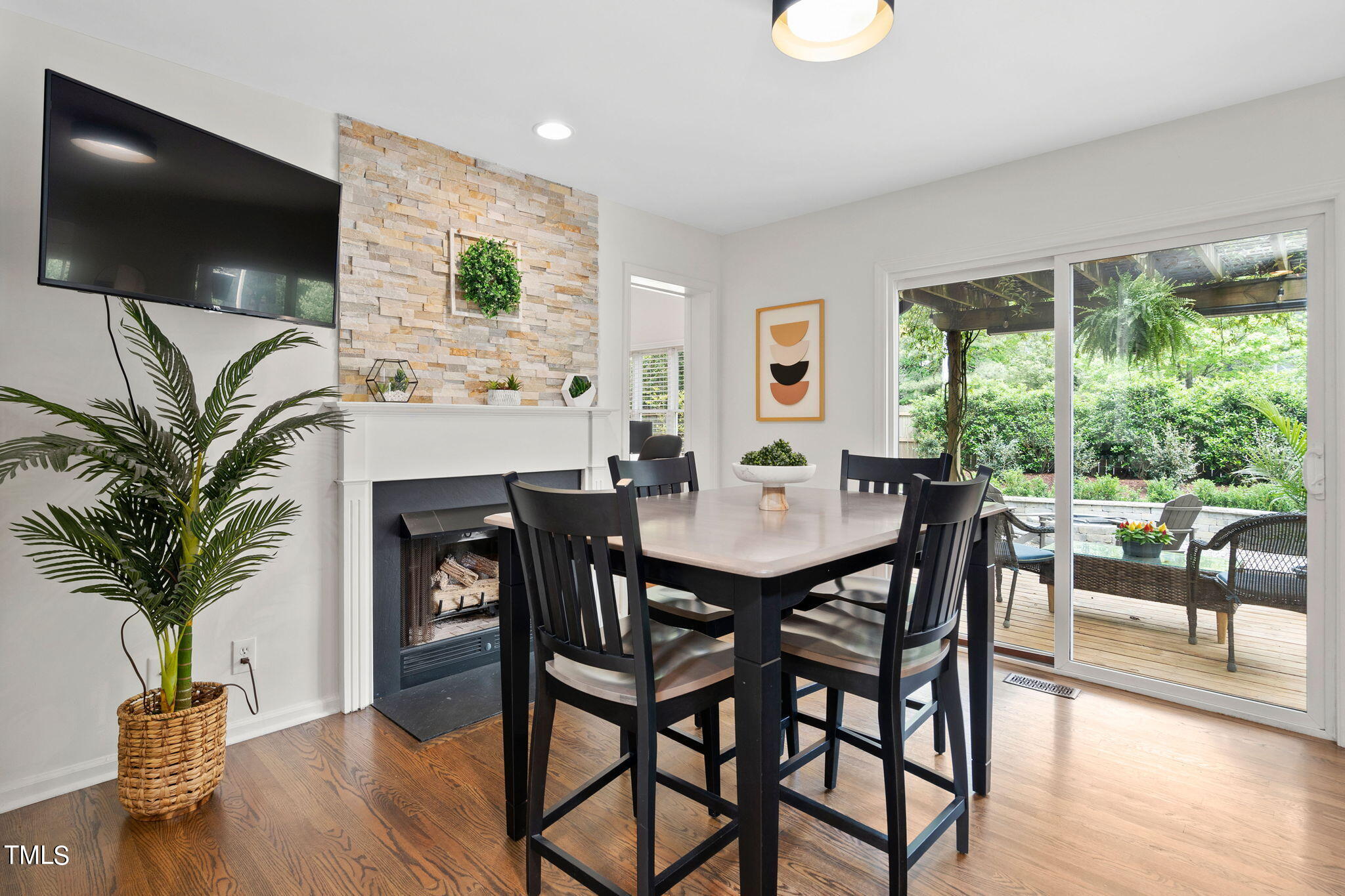 106 Ivy Hollow Court