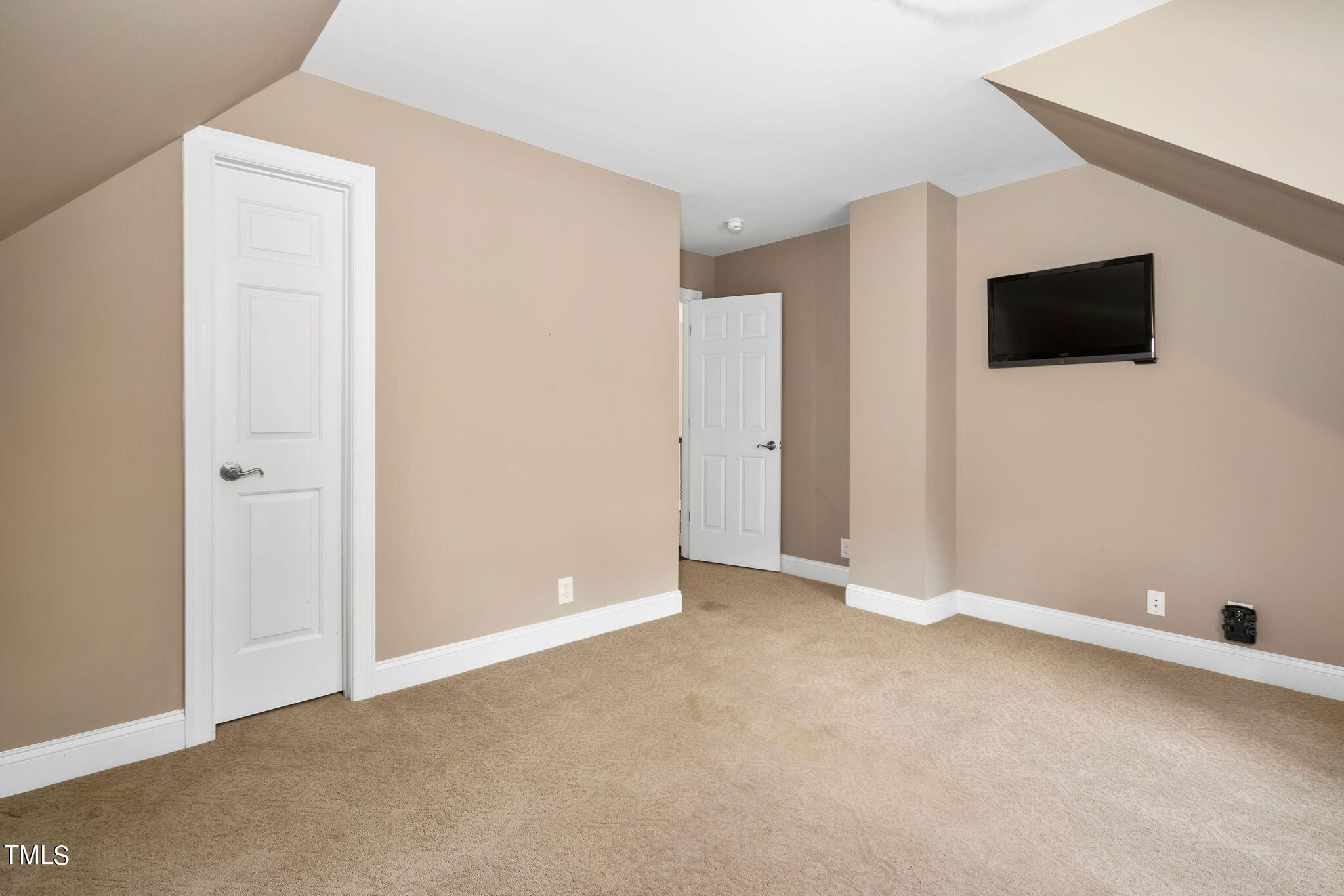 106 Caviston Way
