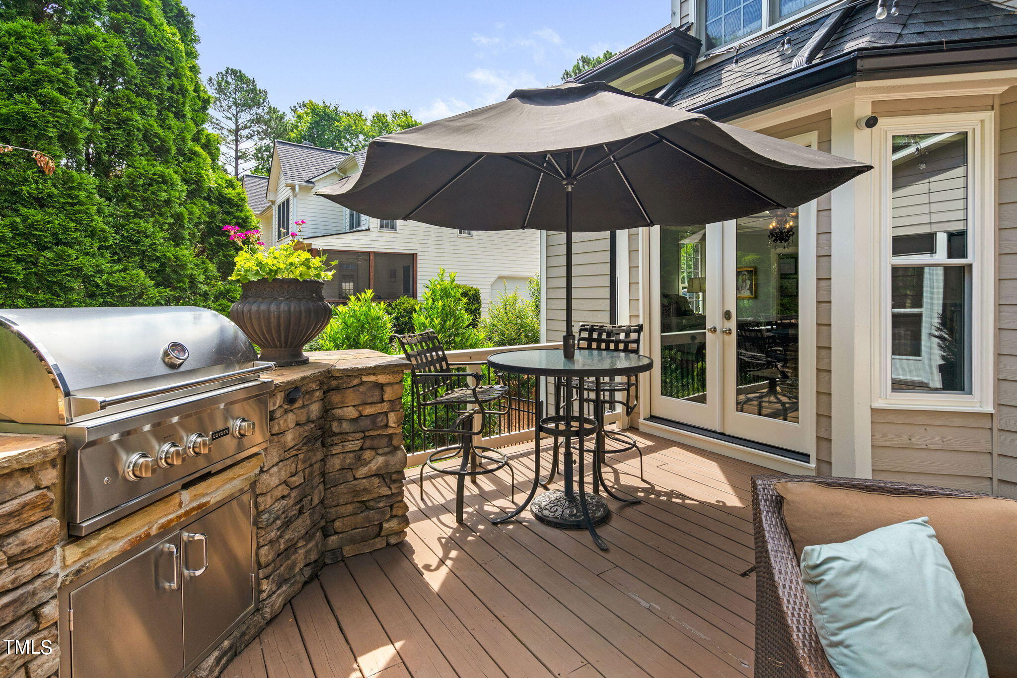 106 Caviston Way