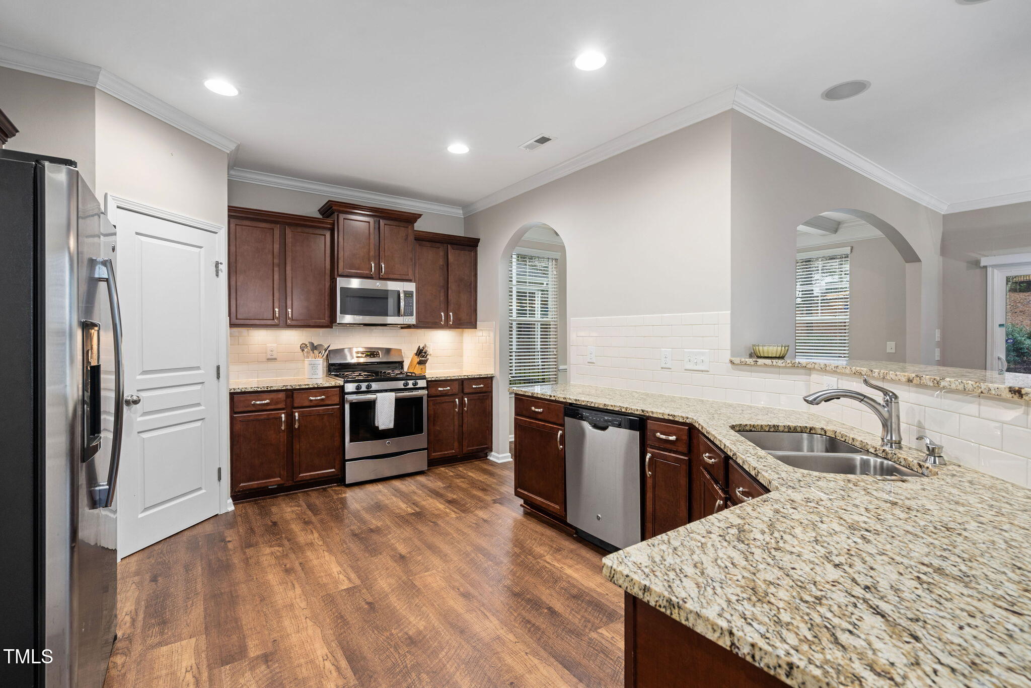 2518 Magnolia Tree Lane