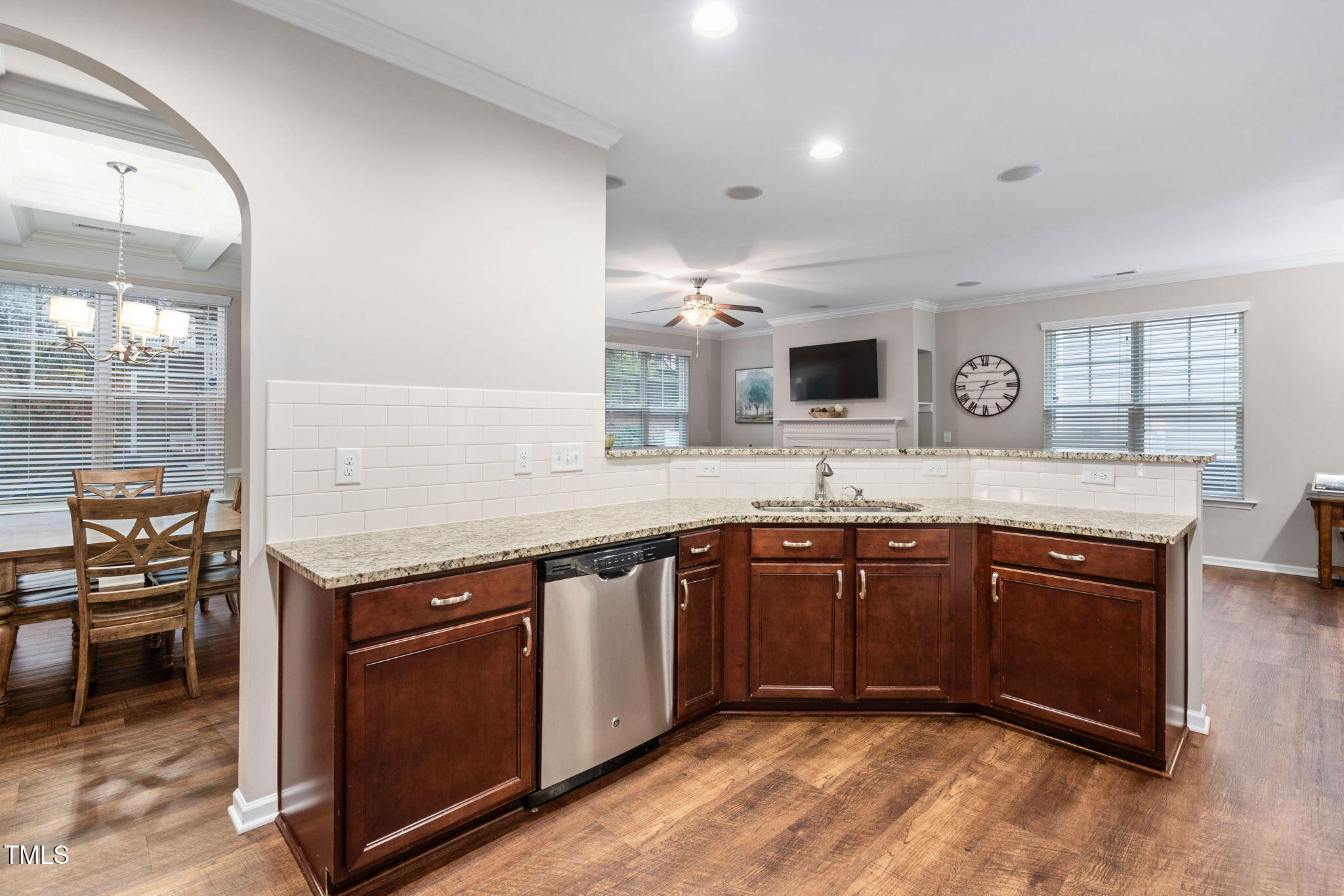 2518 Magnolia Tree Lane
