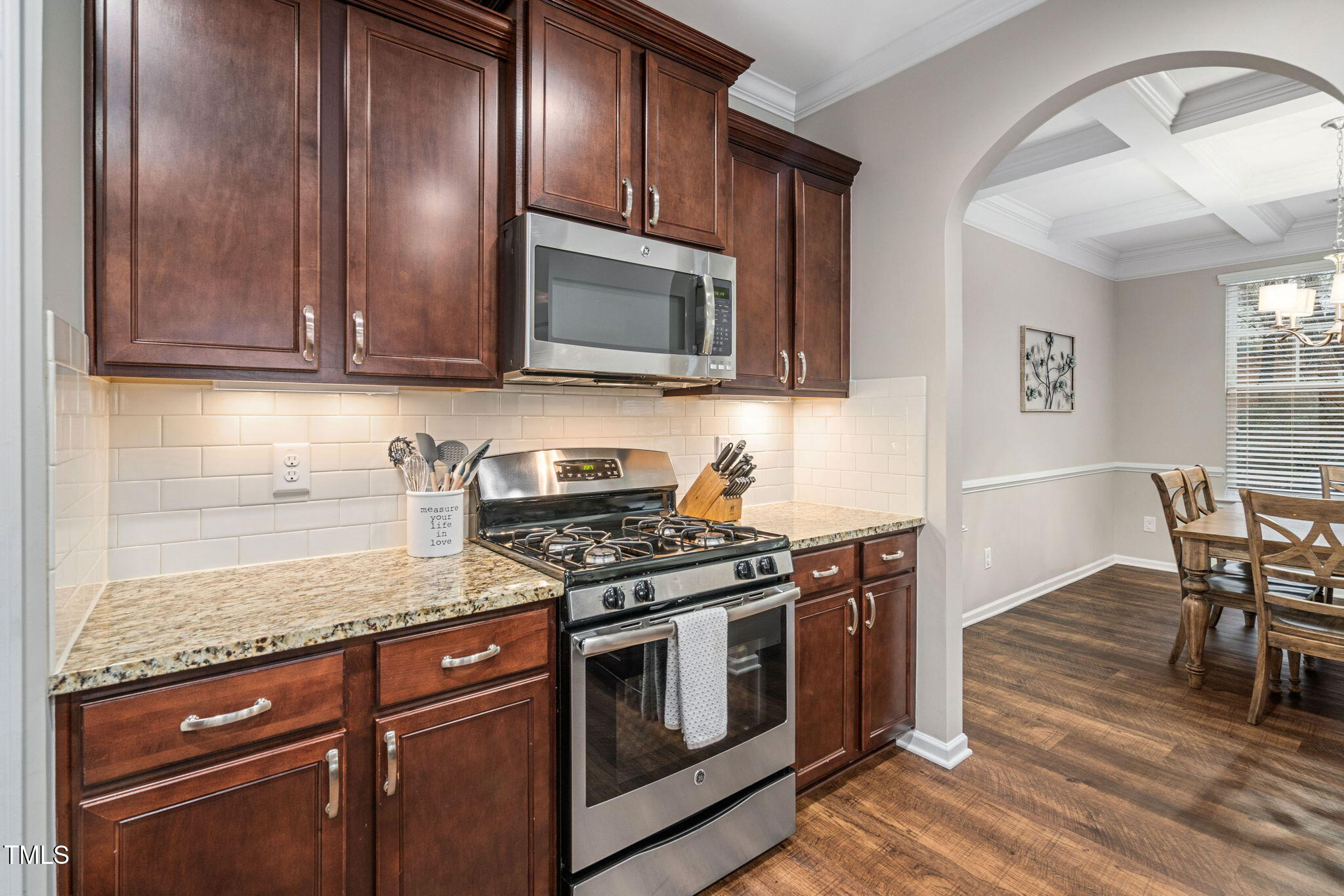 2518 Magnolia Tree Lane