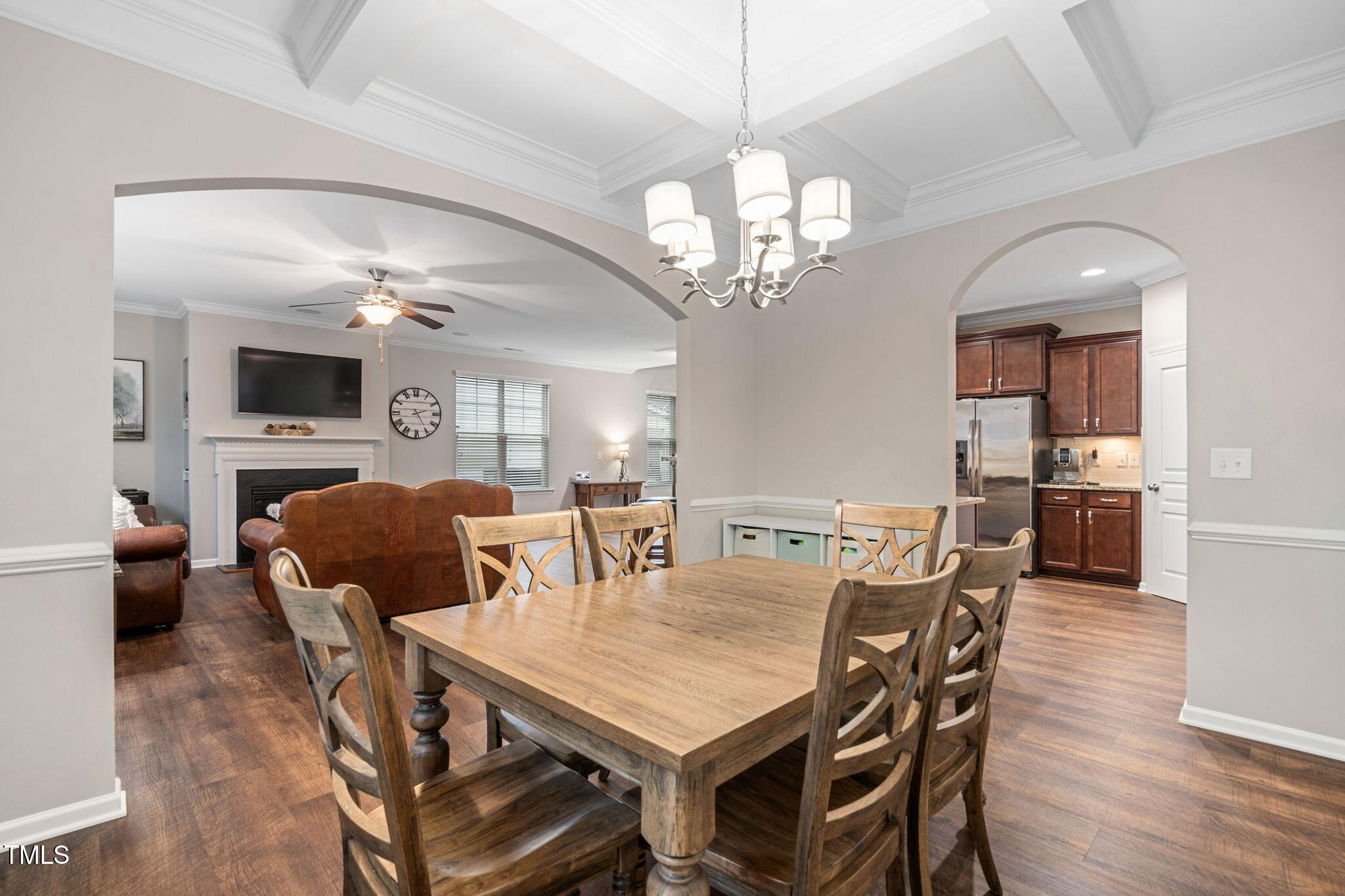 2518 Magnolia Tree Lane