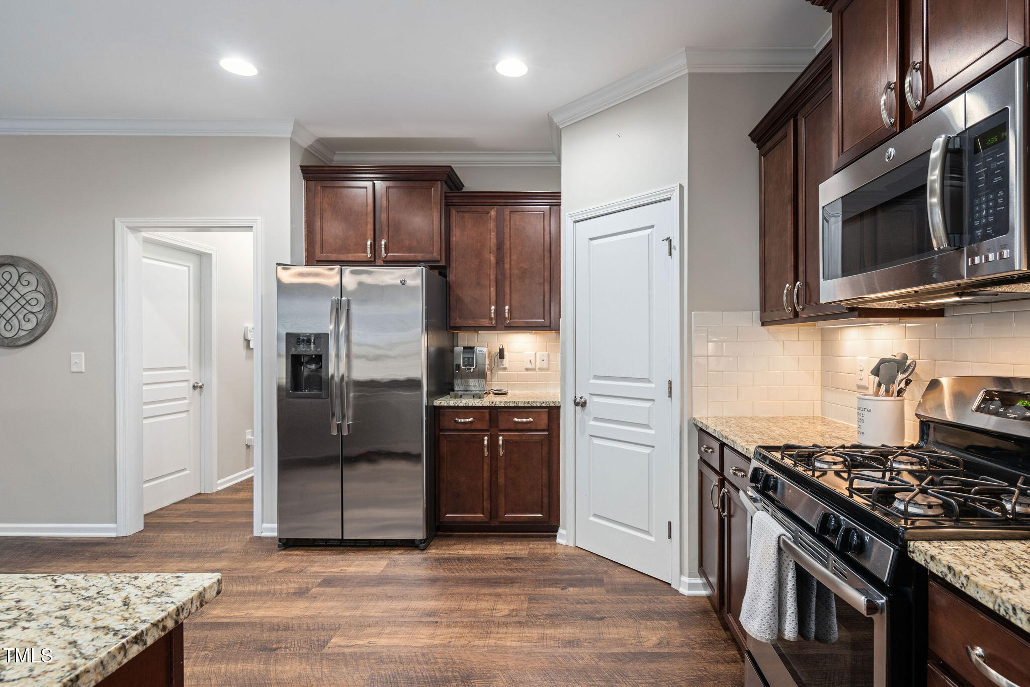 2518 Magnolia Tree Lane