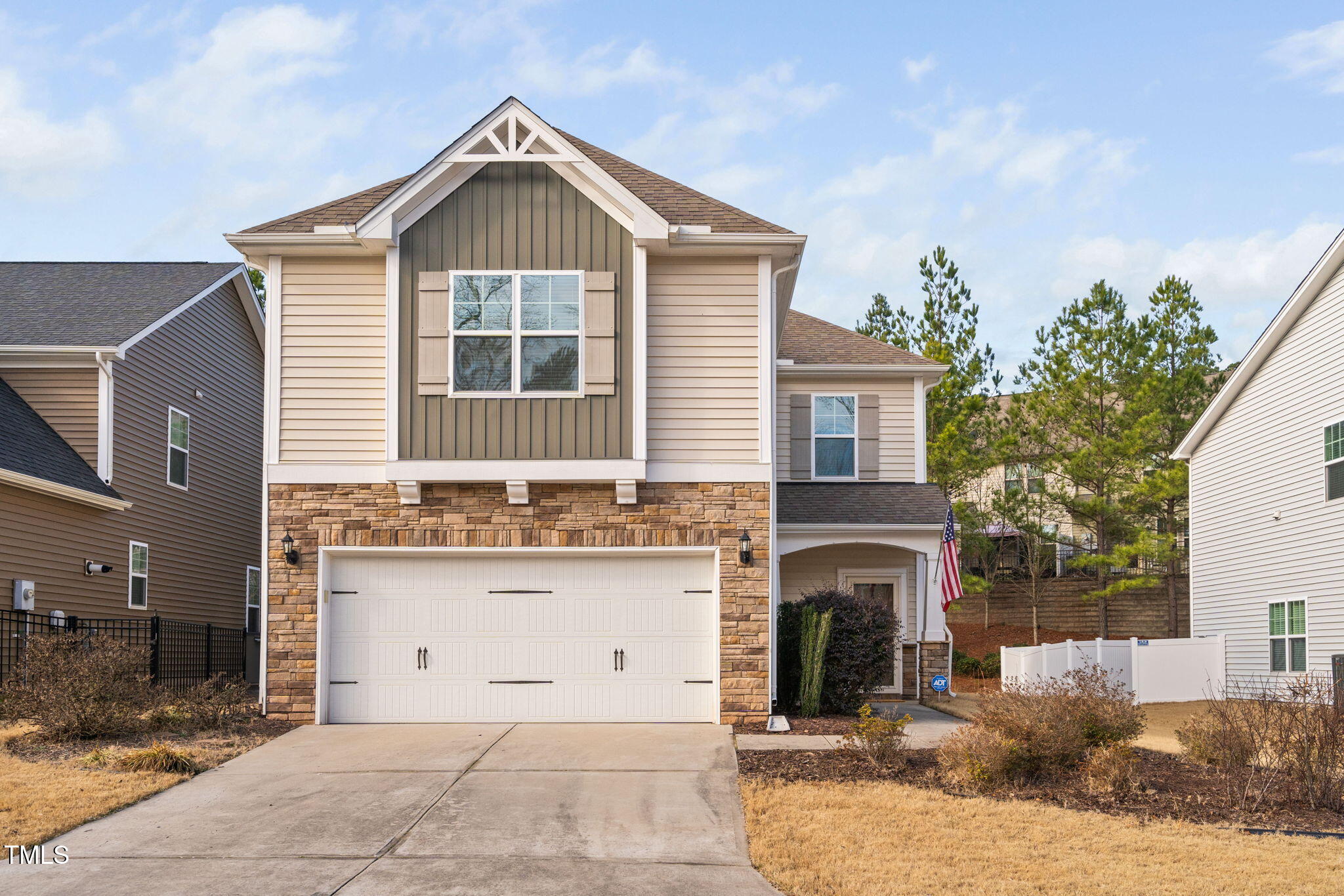2518 Magnolia Tree Lane