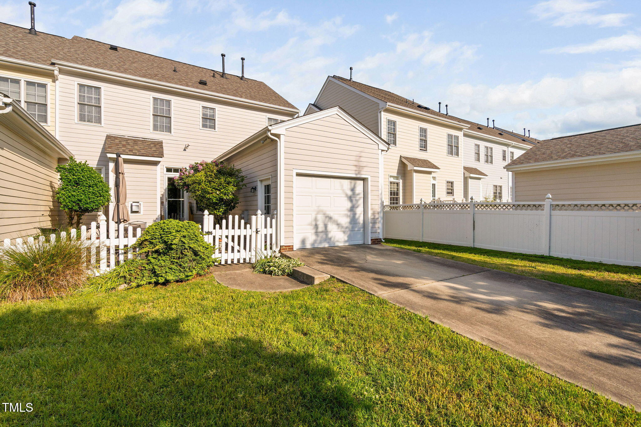 210 Presidents Walk Lane