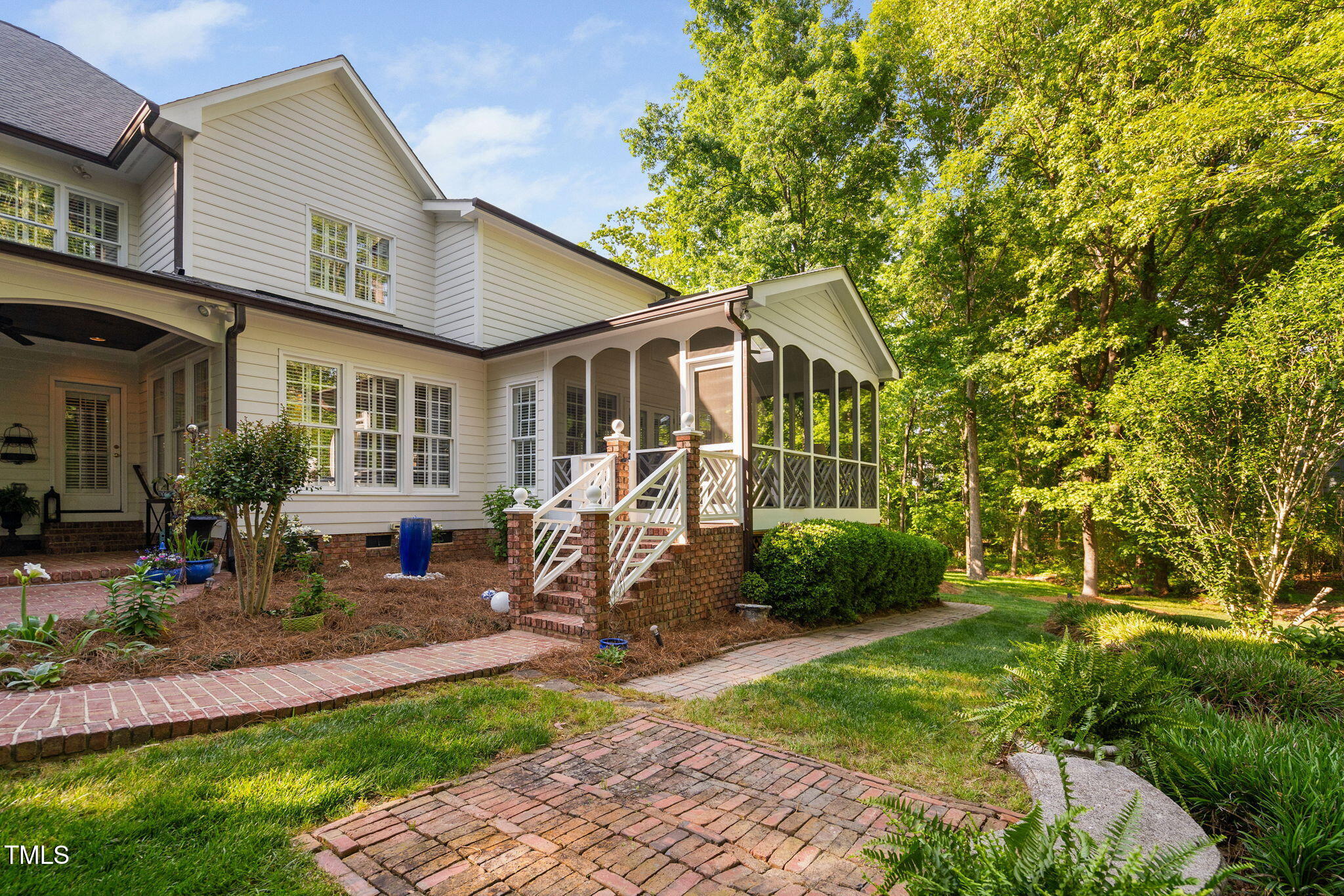 106 Clendenen Court