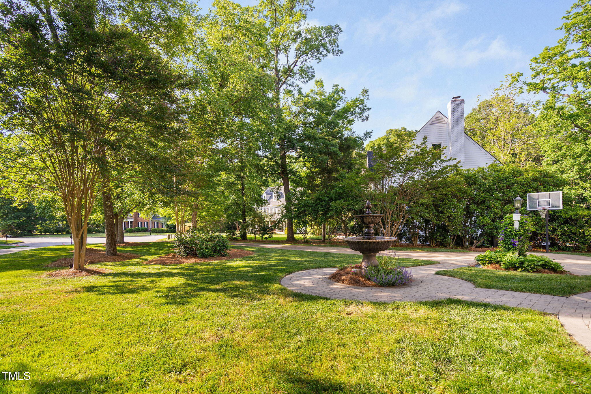 106 Clendenen Court