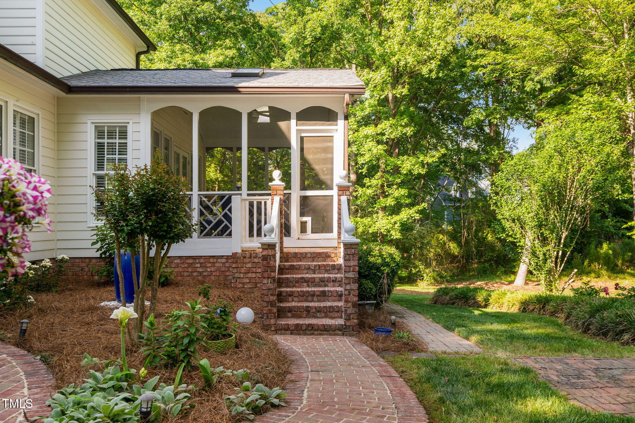 106 Clendenen Court