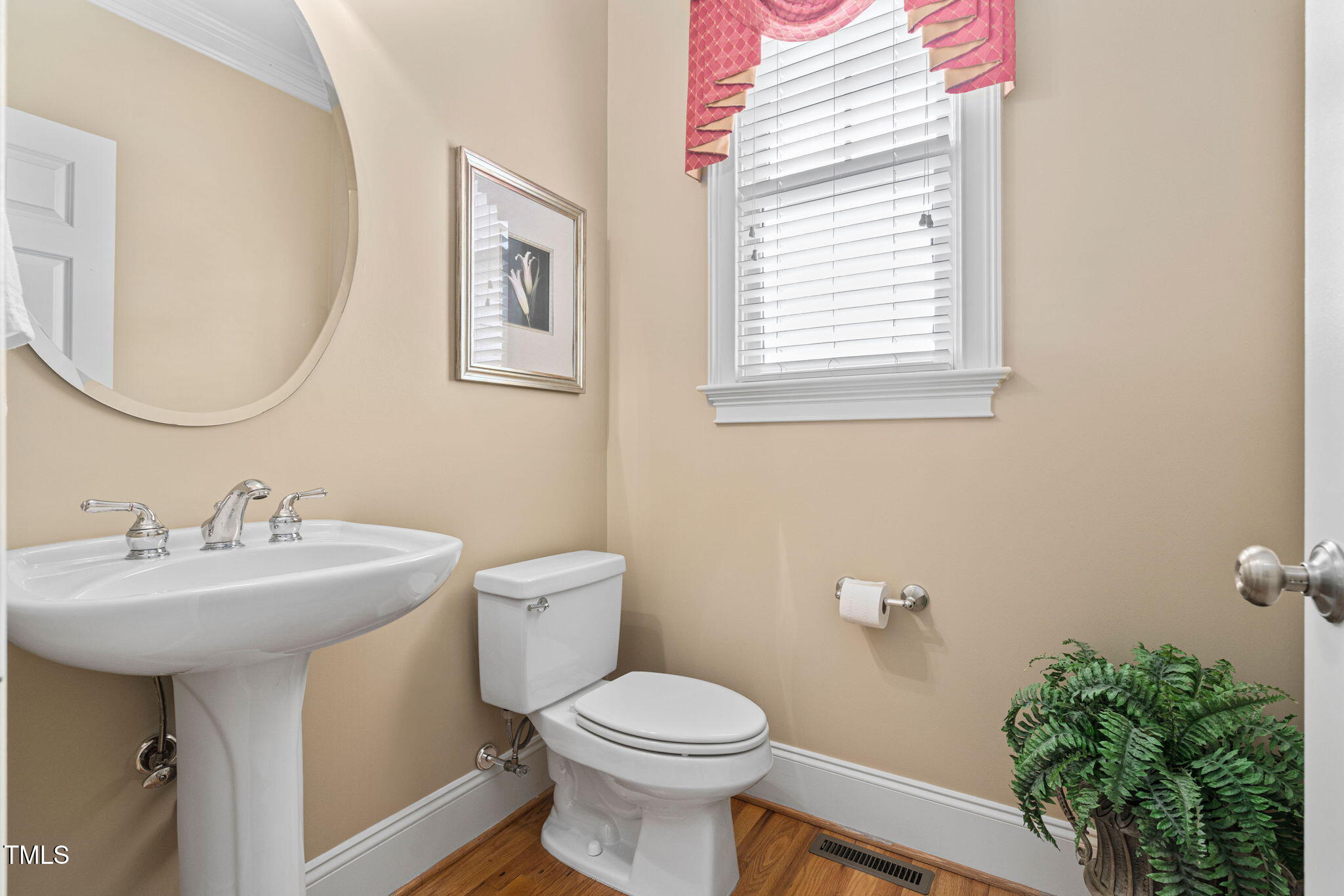 1104 Colonial Club Road