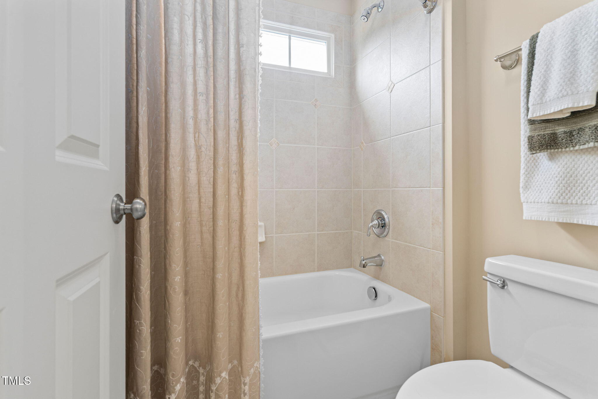 1104 Colonial Club Road