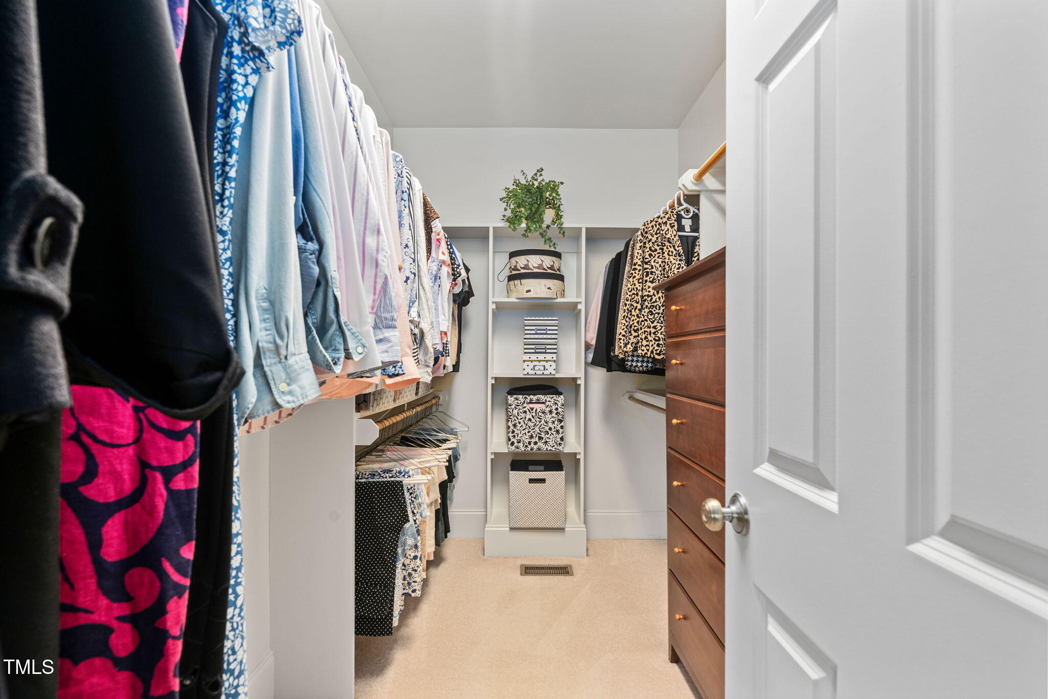 1104 Colonial Club Road