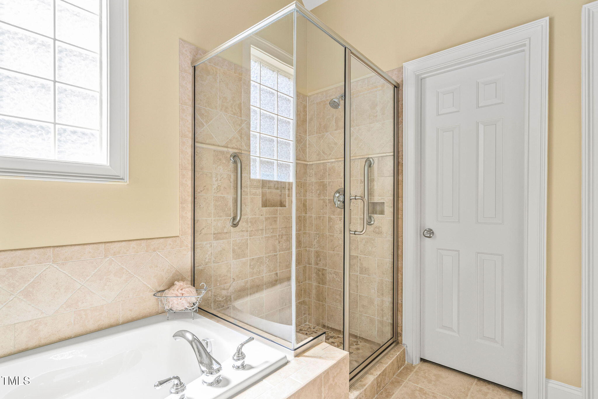 1104 Colonial Club Road