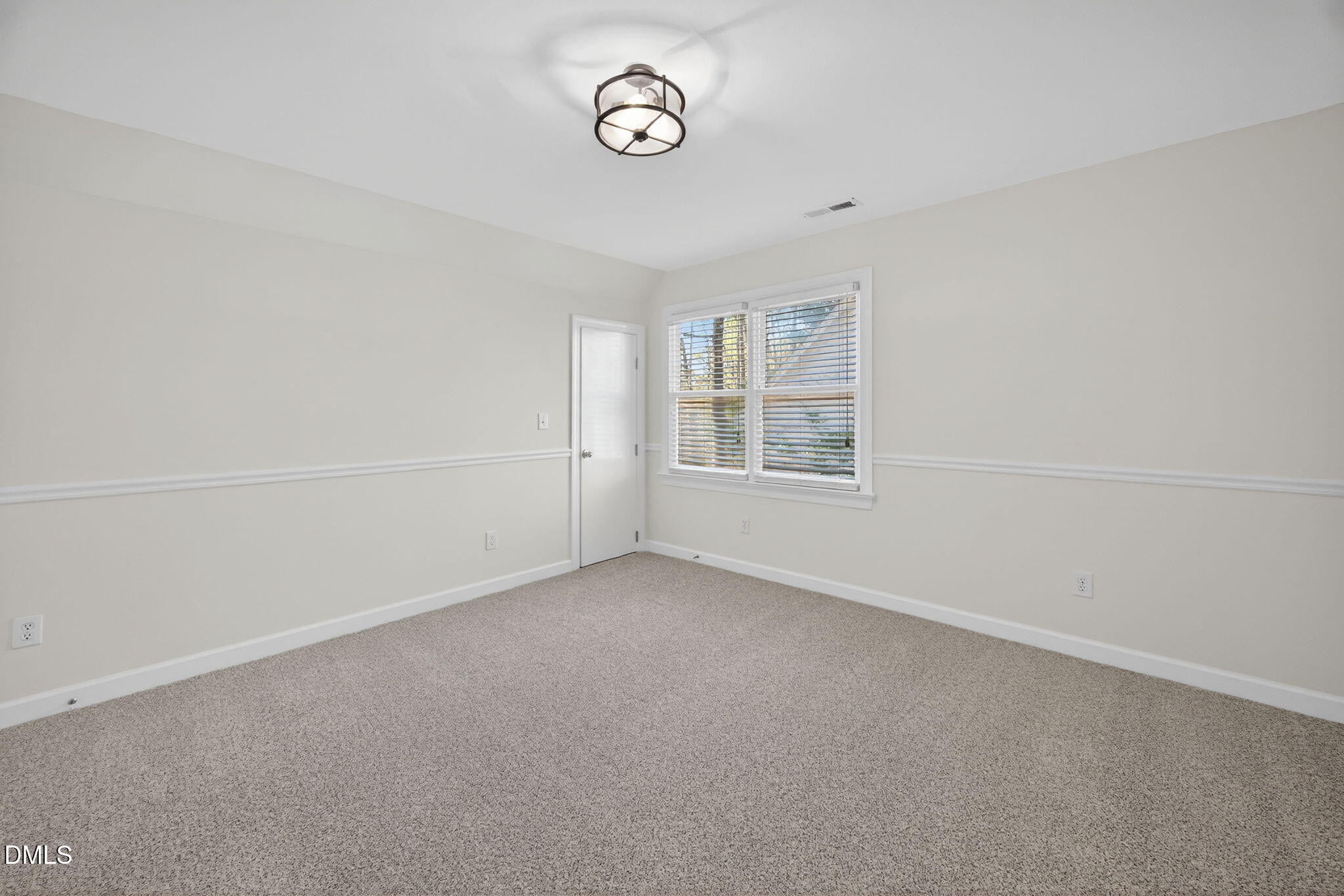 402 Lippershey Court