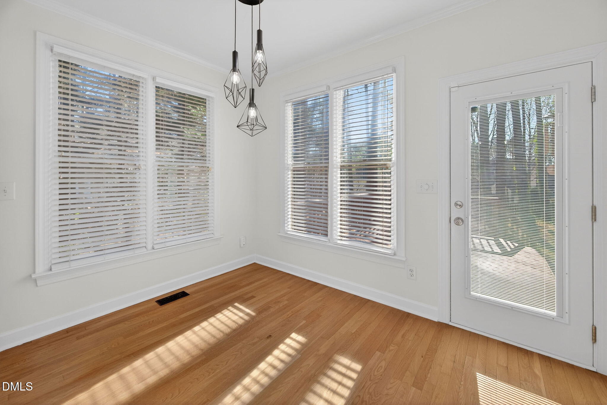 402 Lippershey Court