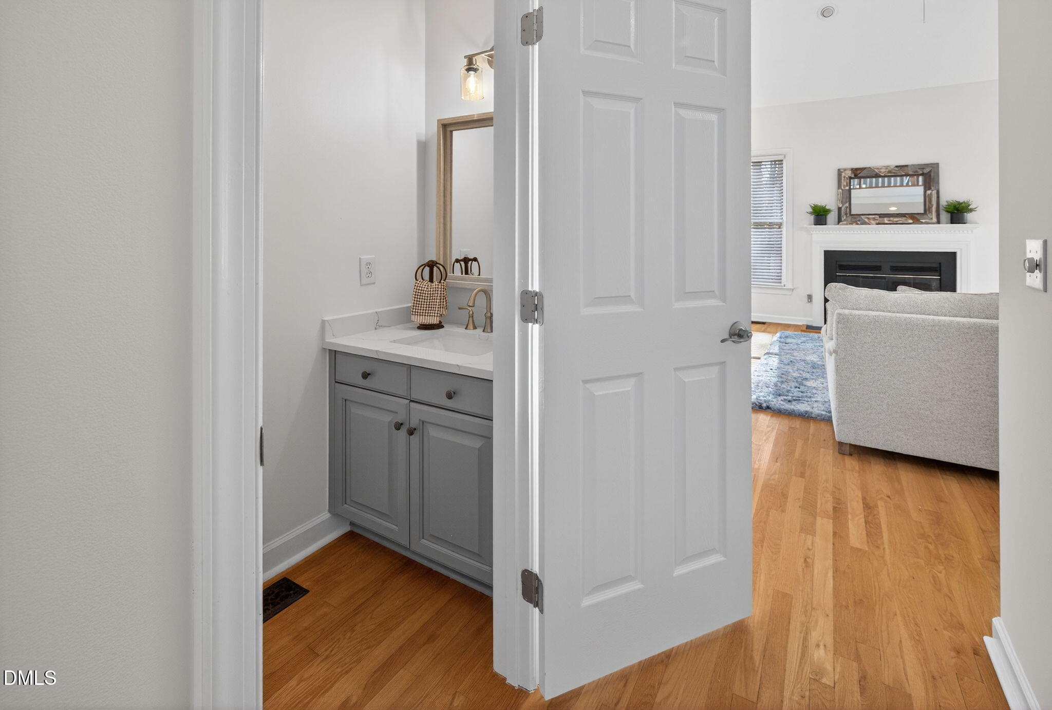 402 Lippershey Court