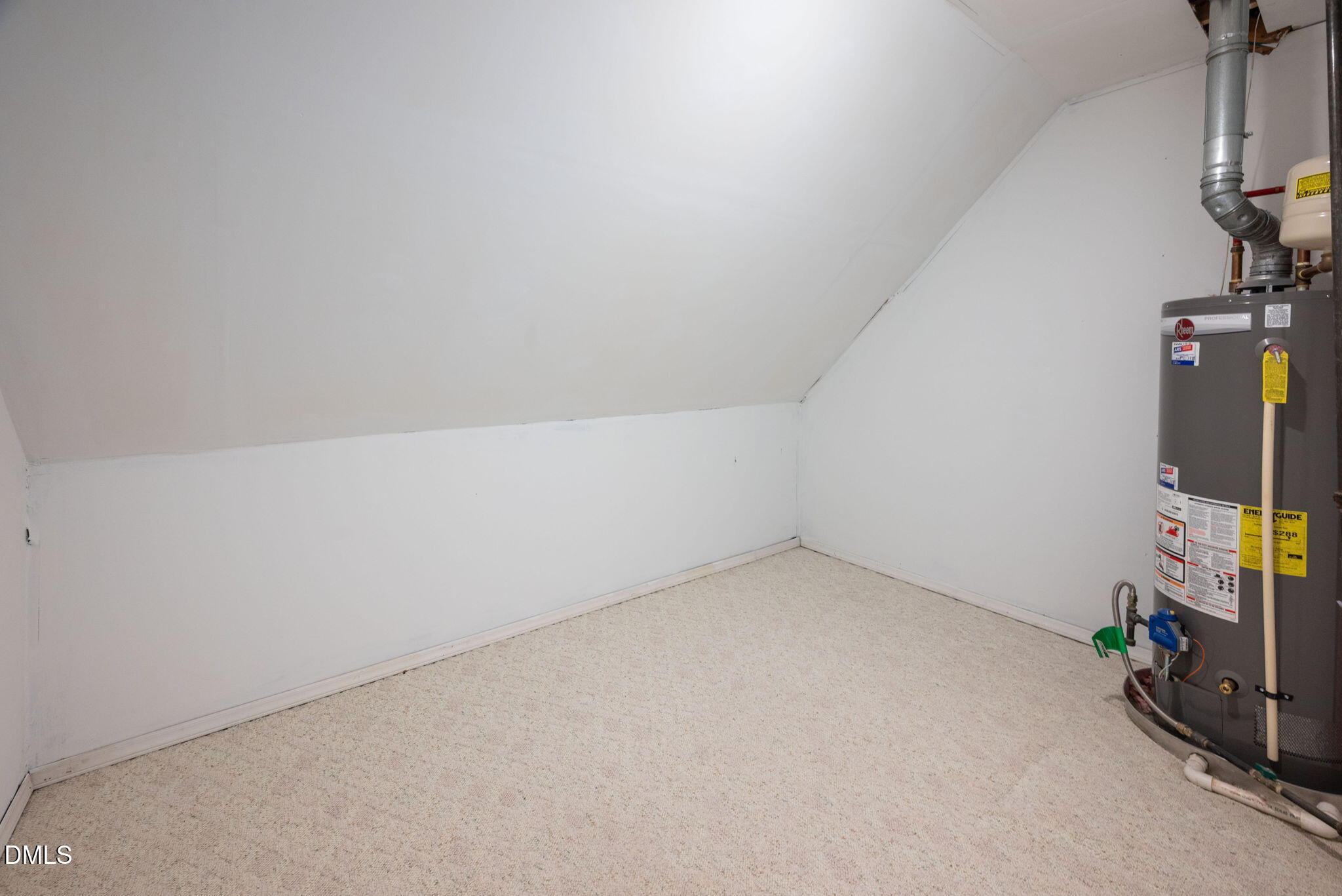 402 Lippershey Court