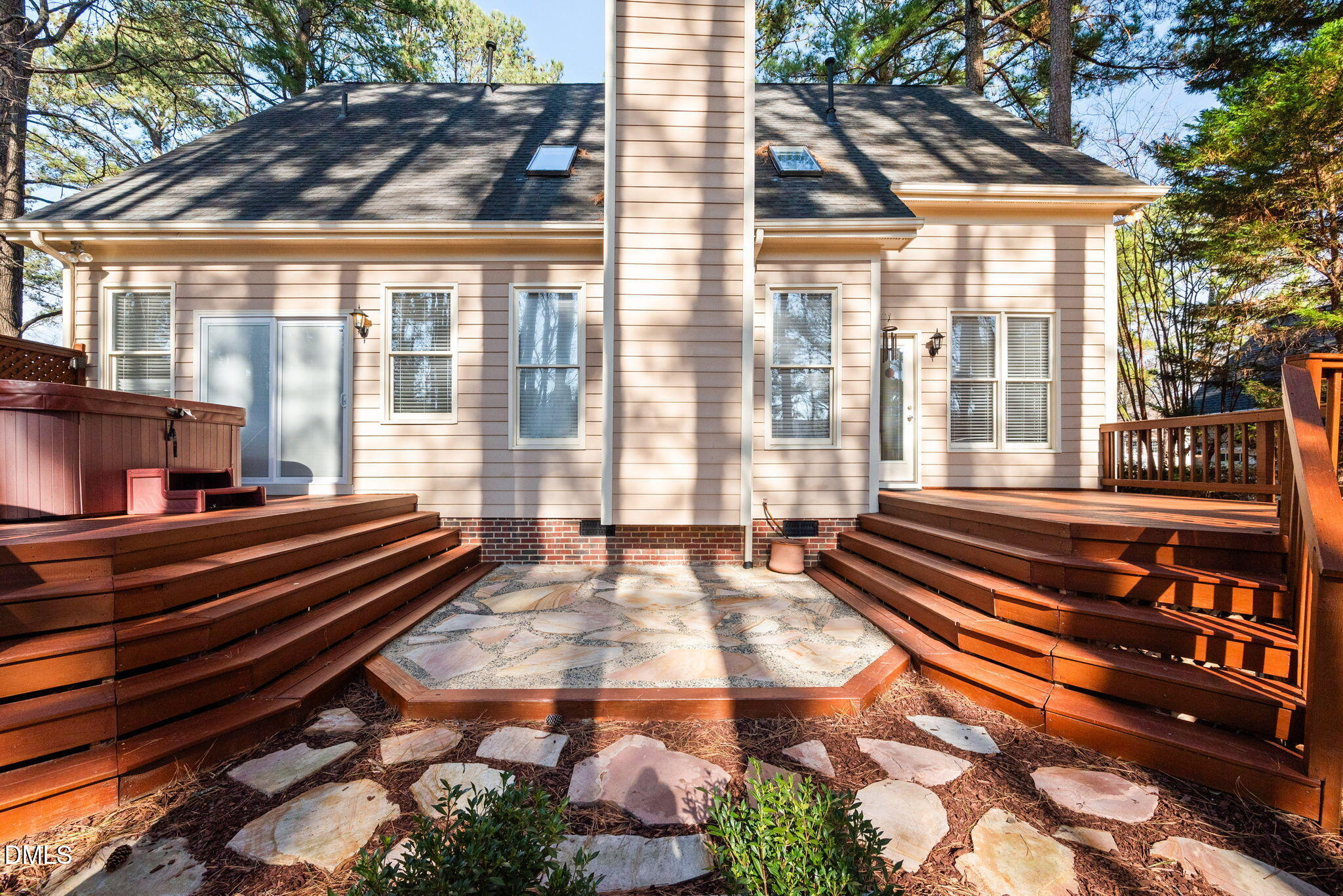 402 Lippershey Court