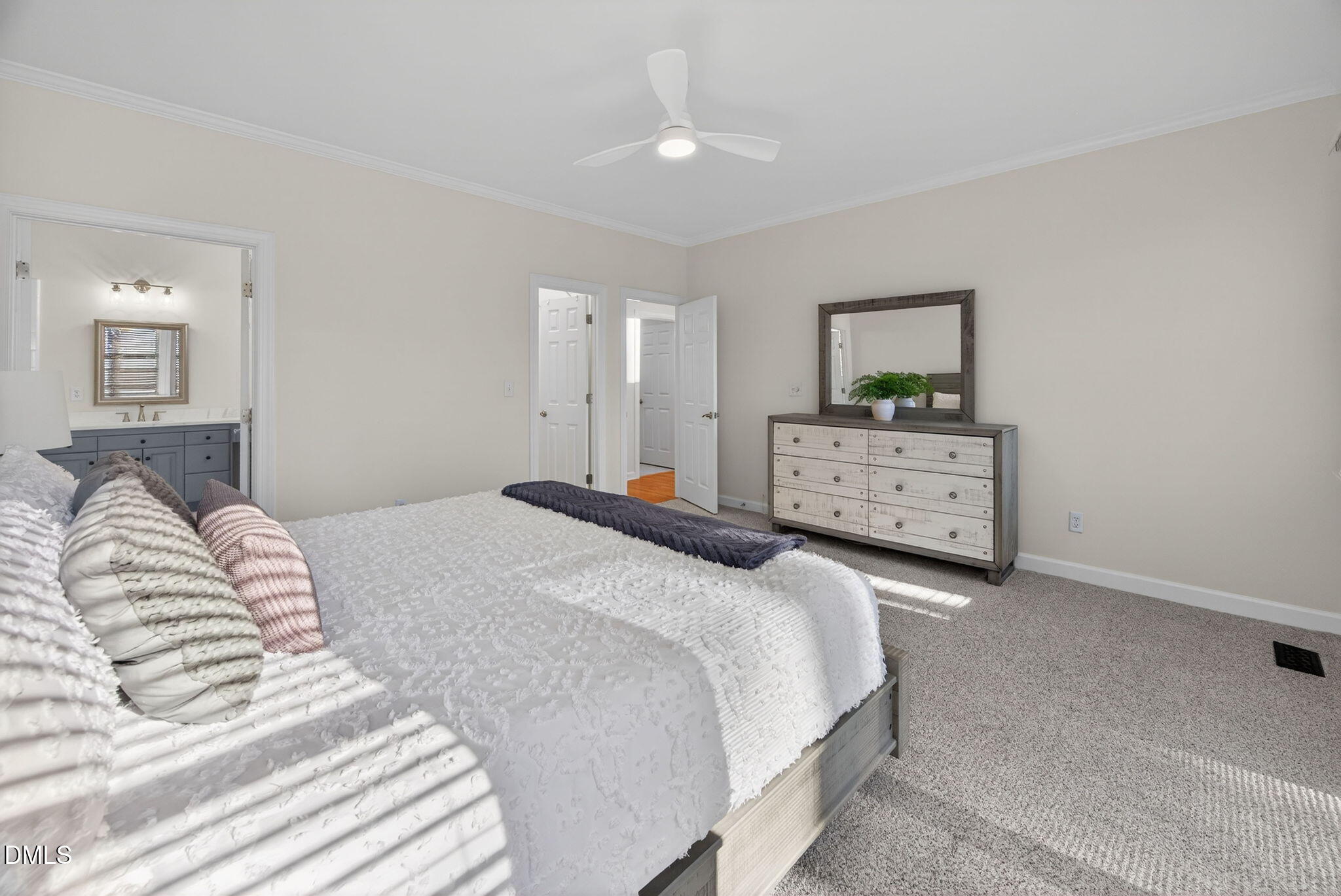 402 Lippershey Court