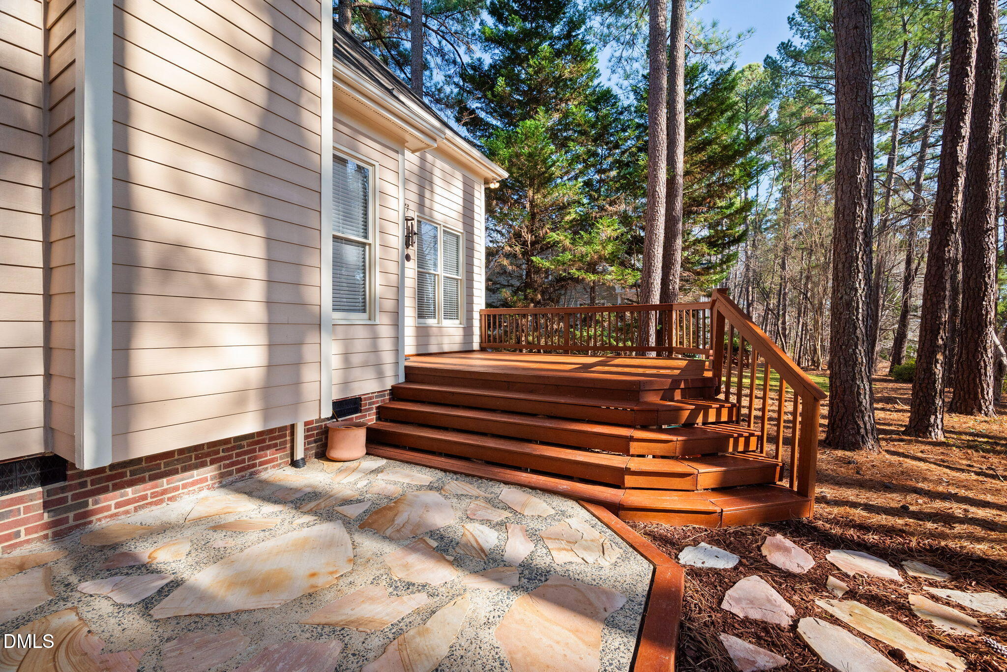 402 Lippershey Court