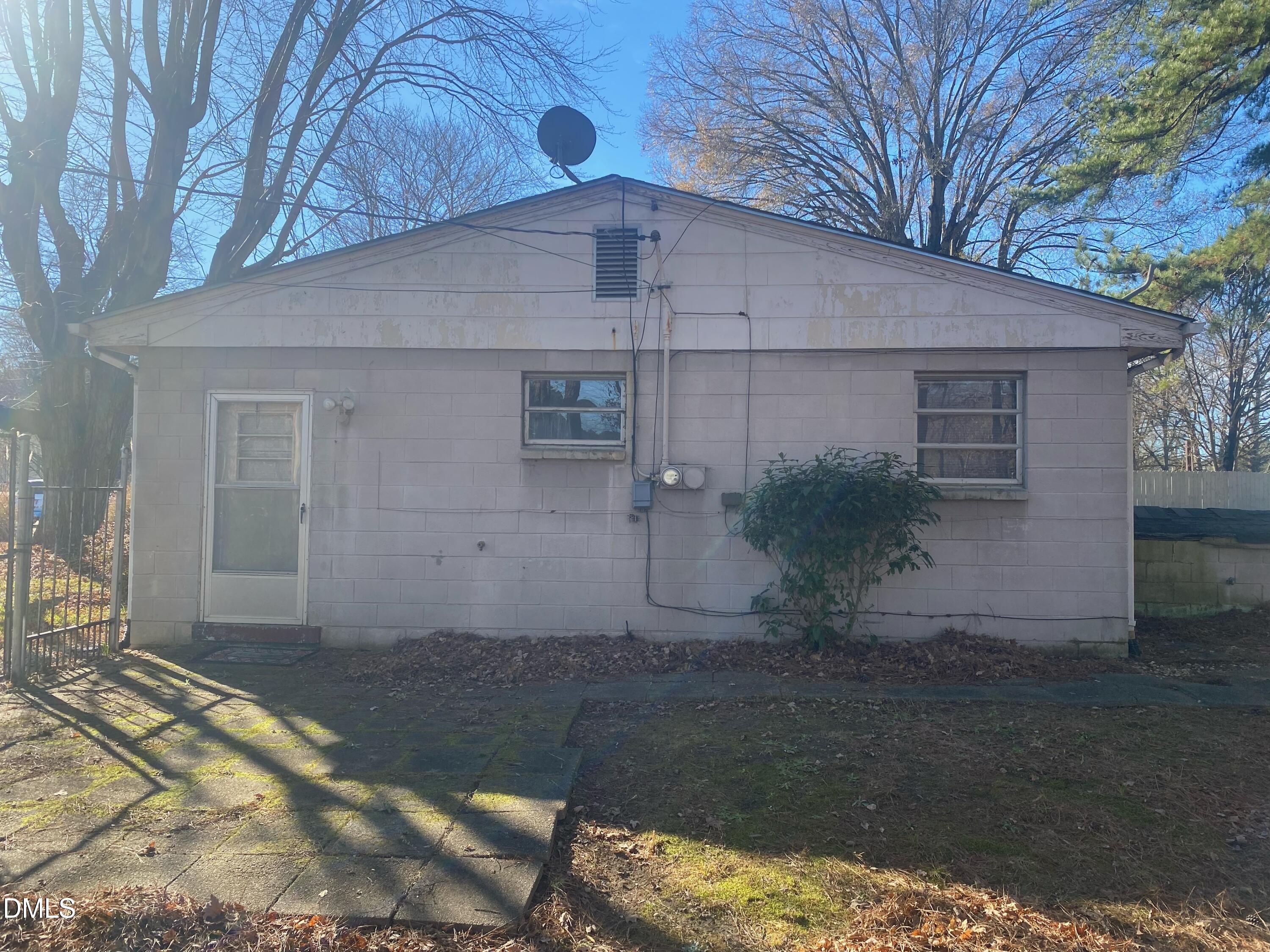 711 Old Oxford Road