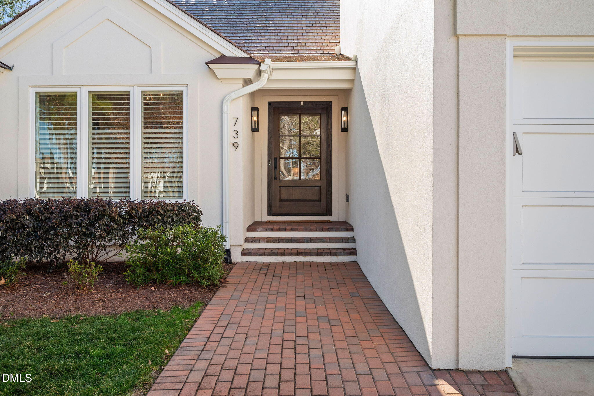 739 Crabtree Crossing