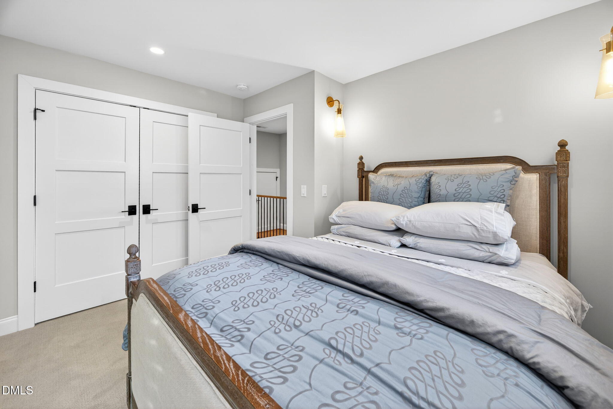 739 Crabtree Crossing