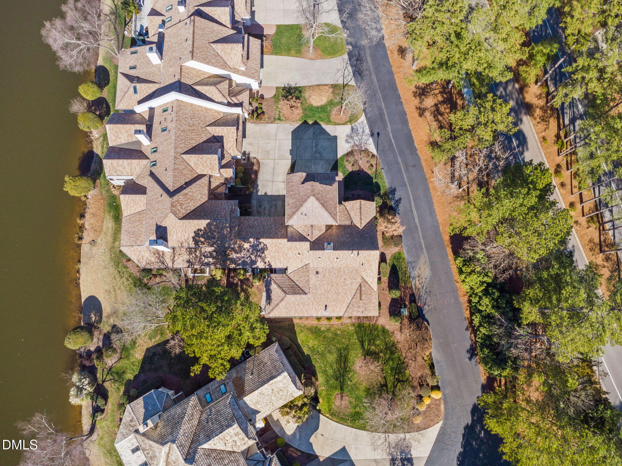 739 Crabtree Crossing